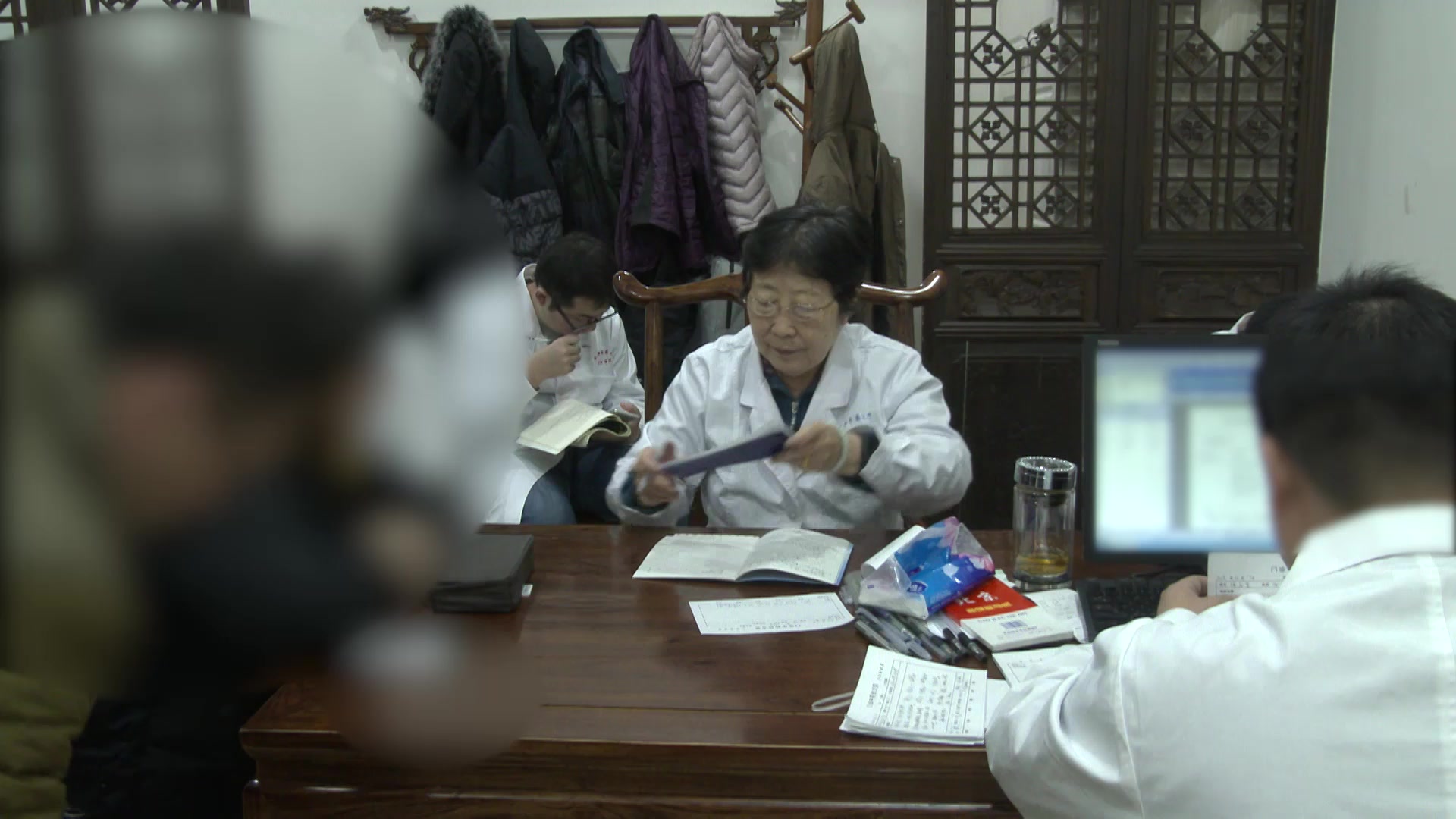 气血亏虚冲任不固：36岁女性月经提前量多的补气养血固冲法