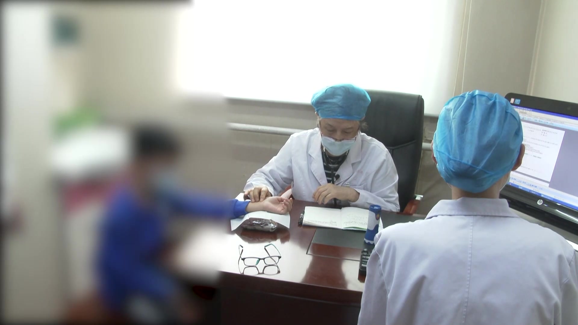 脾虚肝旺肝风扰动：6岁男孩抽搐加重伴腹泻干呕的熄风降逆法