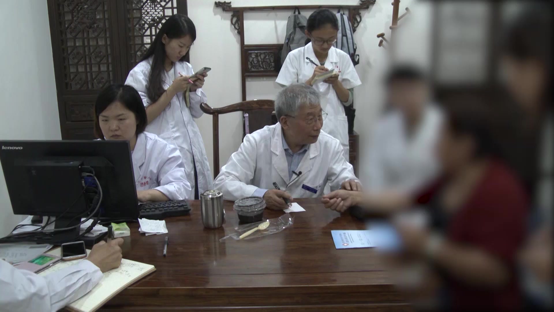 肝胆湿热证：59岁女性乙肝胁痛失眠的清利肝胆法