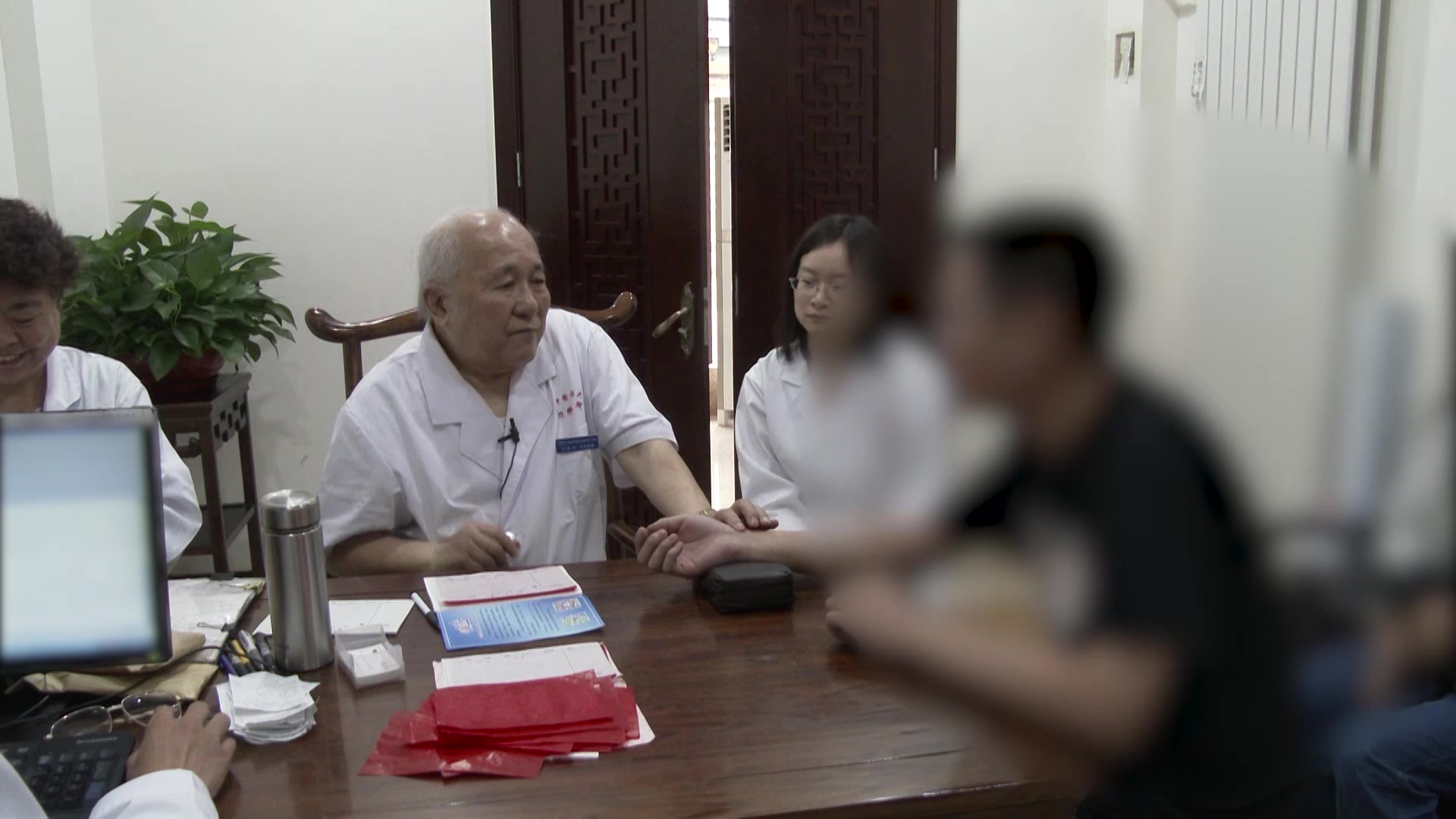酒毒内蕴：28岁男性饮酒过量上火备孕的解酒健脾养阴法