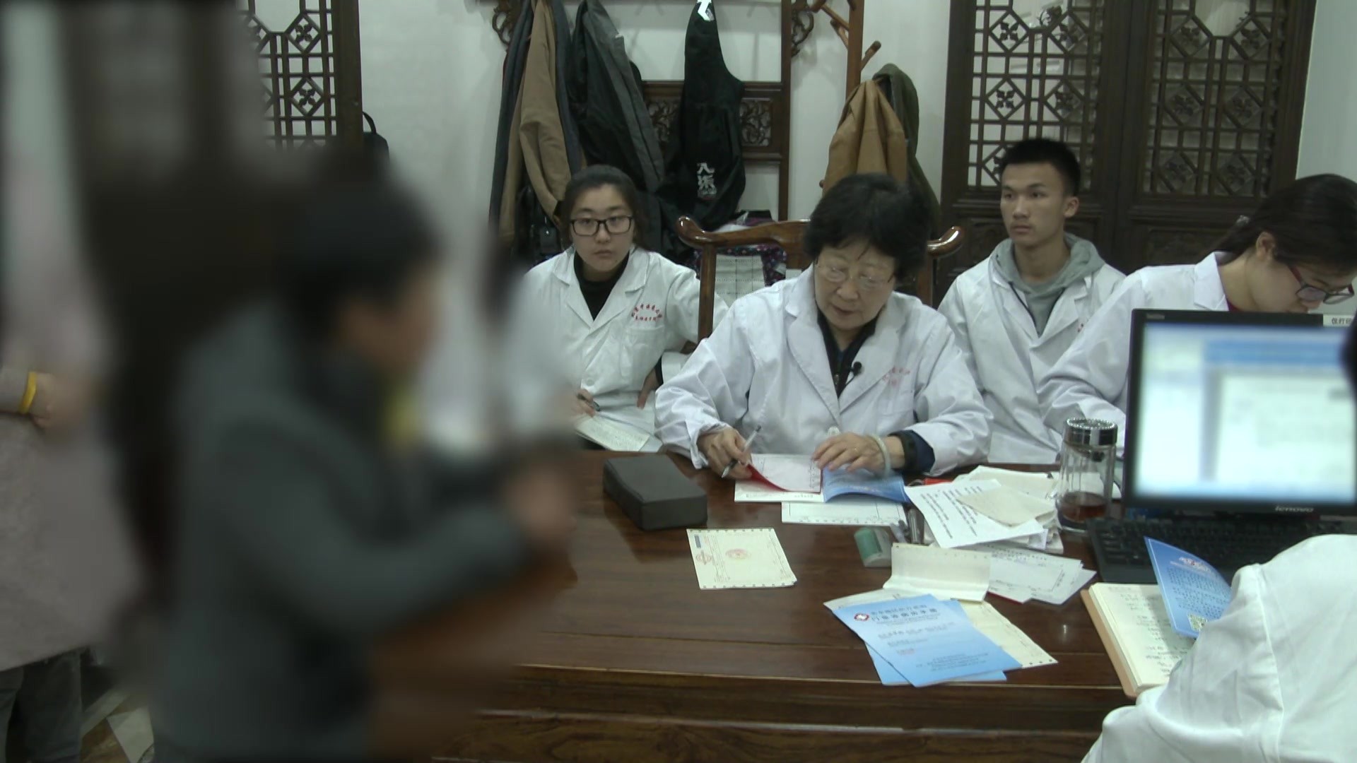 脾虚气滞：55岁女性胃脘胀满伴头痛的辛开苦降法