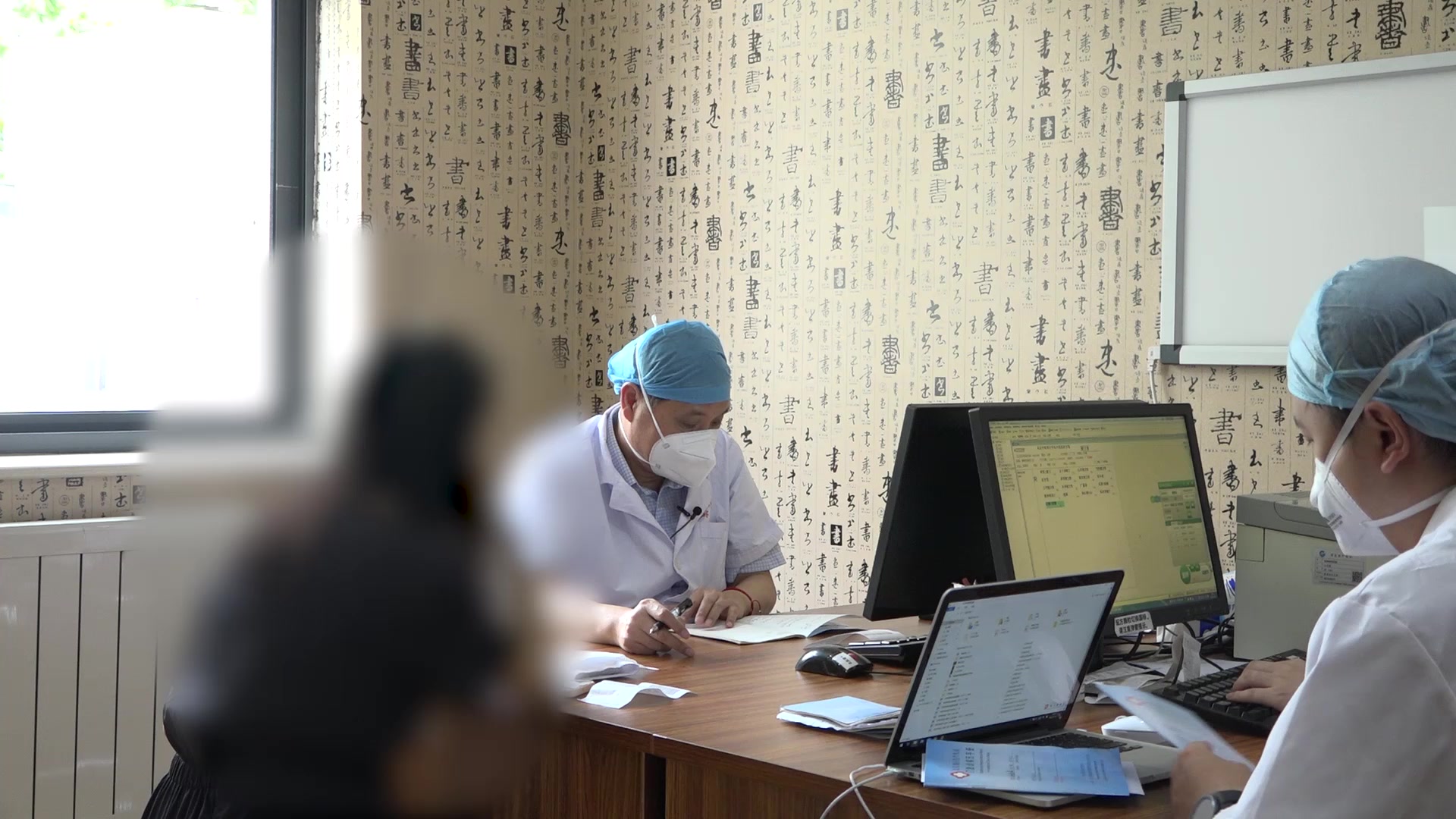 寒热错杂：36岁溃疡性结肠炎患者便血止后大便不成形的巩固调治