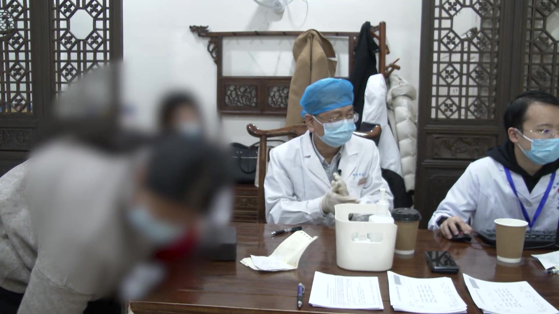 脾虚湿盛：51岁女性尿频胃胀怕风头晕的健脾化湿法