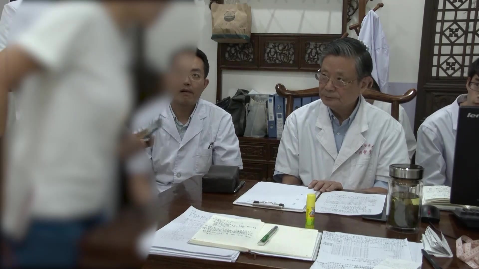 脾虚湿蕴风邪外束：38岁男性荨麻疹反复发作的远程辨证与健脾祛湿思路