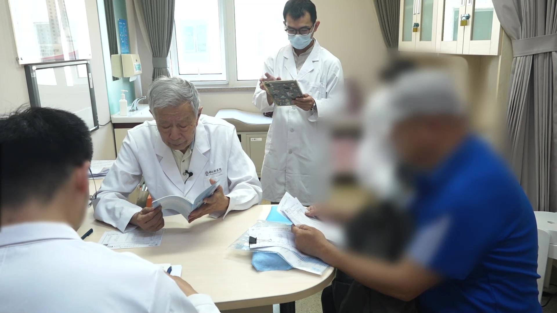 痰瘀互结阴血亏虚：55岁男性冠心病支架术后头晕出汗的中医巩固治疗