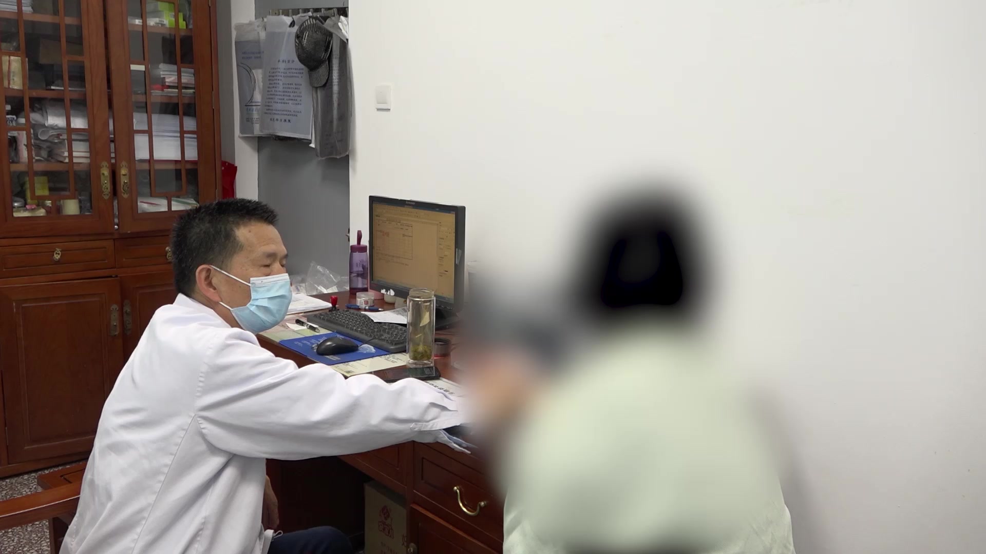 肾虚肝郁：40岁女性月经量少伴疲劳的针灸补肾疏肝法