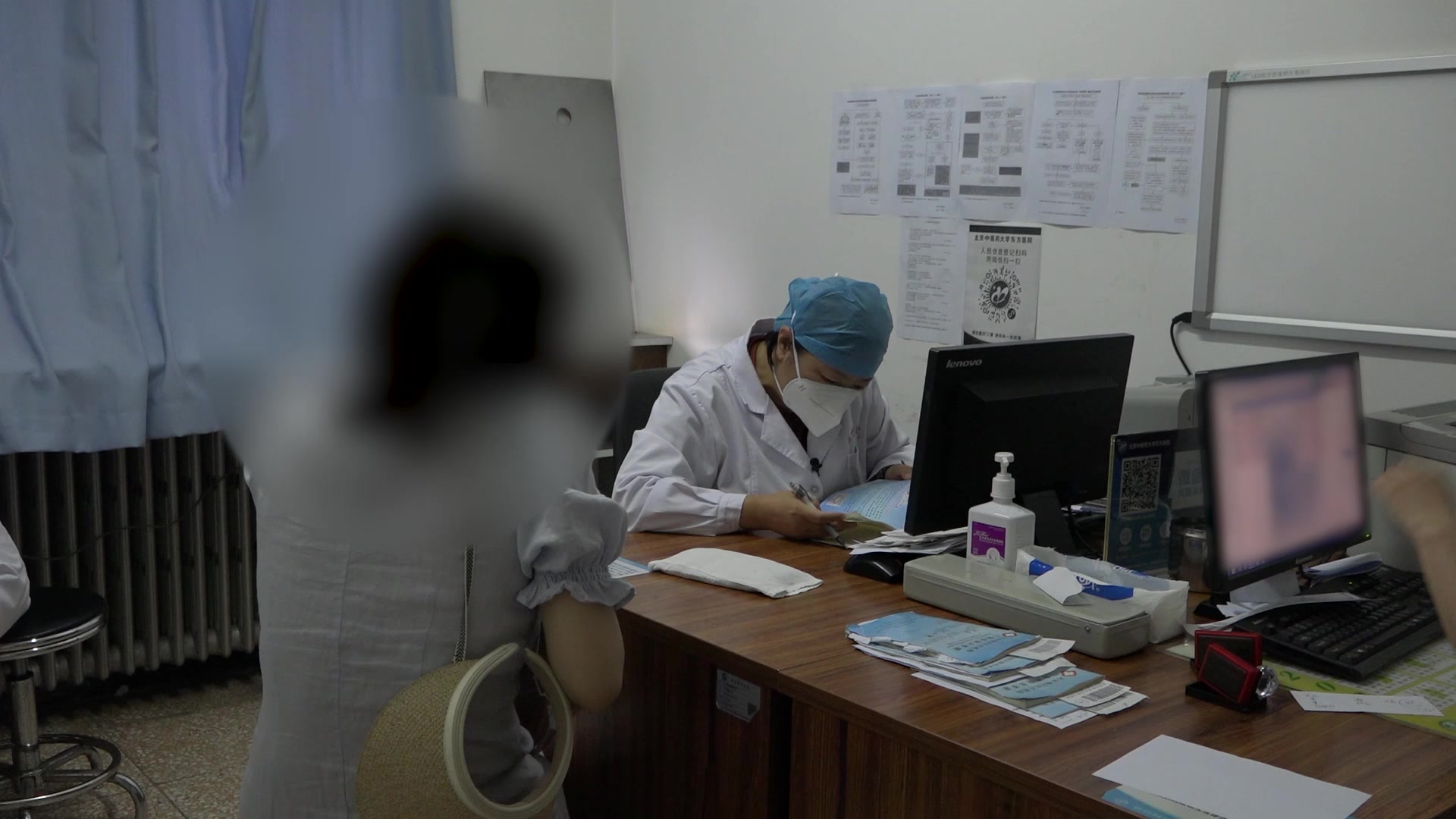 脾胃气虚肝郁气滞：33岁女性重症肌无力眼肌无力的补气疏肝法