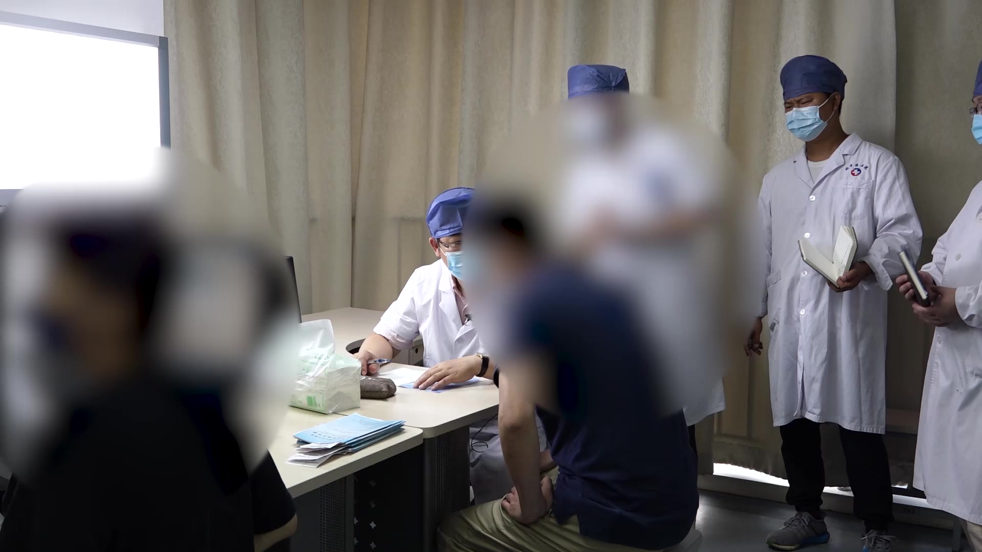气滞血瘀证：44岁男性髋骨关节病8年腰胯酸反复的活血通络法