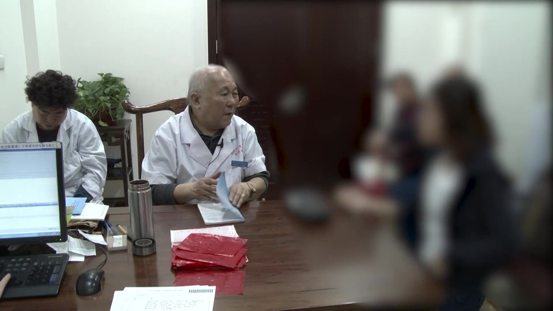 寒凝血瘀：31岁女性痛经伴盆腔积液的温经化瘀法