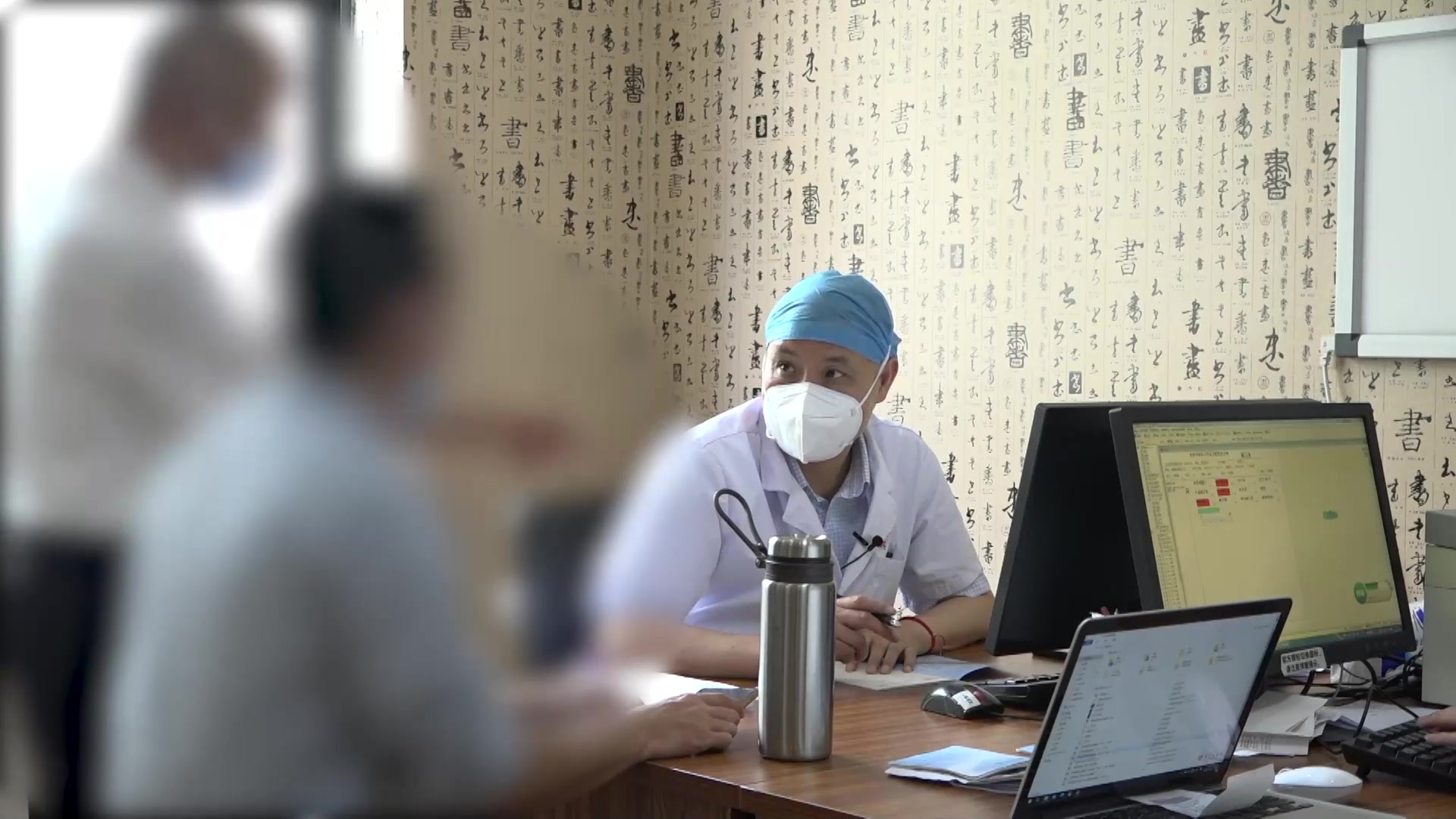 痰热内扰心神不宁：42岁男性焦虑恐惧舌苔厚腻的清热化痰安神法
