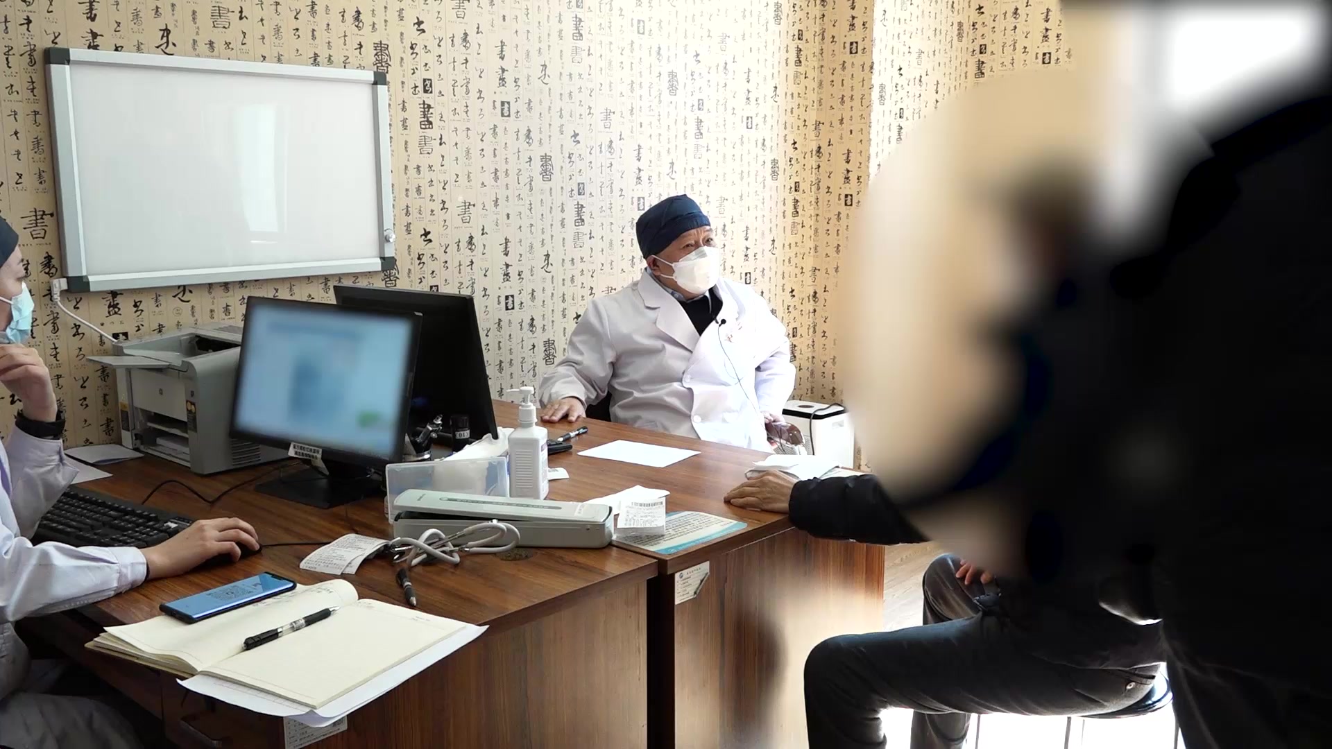 脾虚夹湿清阳不升：65岁男性高脂血症头晕恶心的健脾升清降浊法