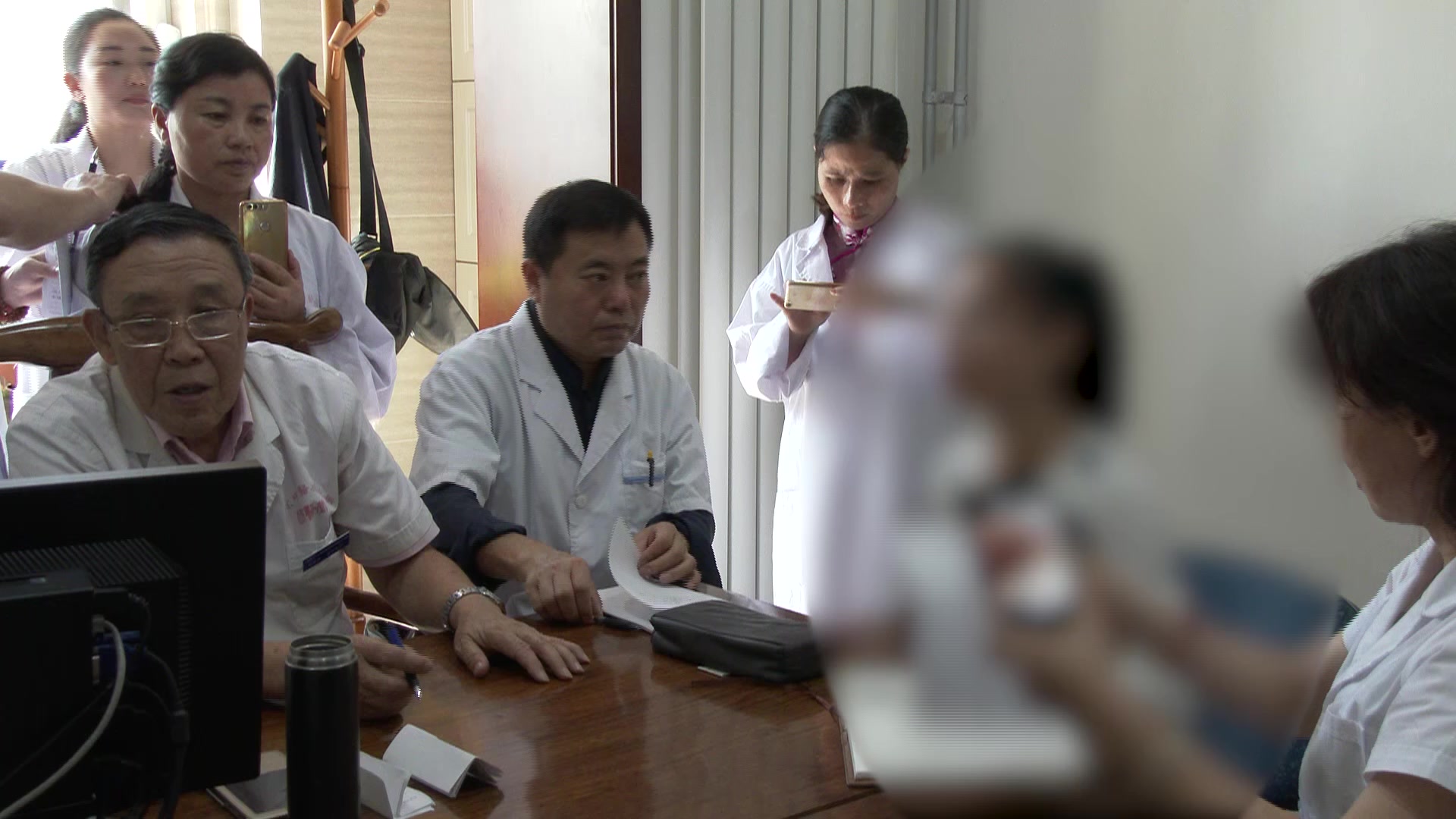气血两虚脾胃不和：27岁女性调经药后恶心胃痛的去酸和胃法
