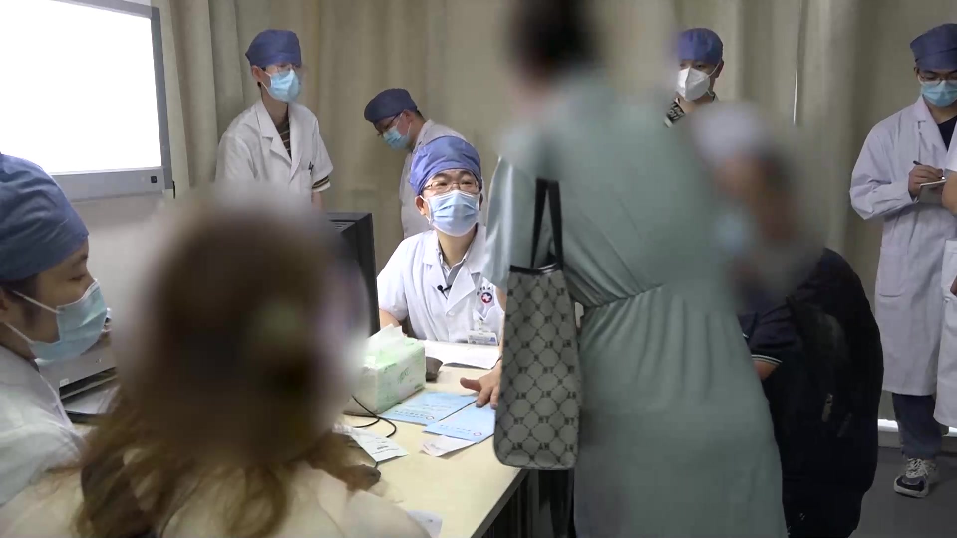 筋骨痹阻气血不畅：60岁男性股骨头术后屈曲受限疼痛的针刀松解冲洗法