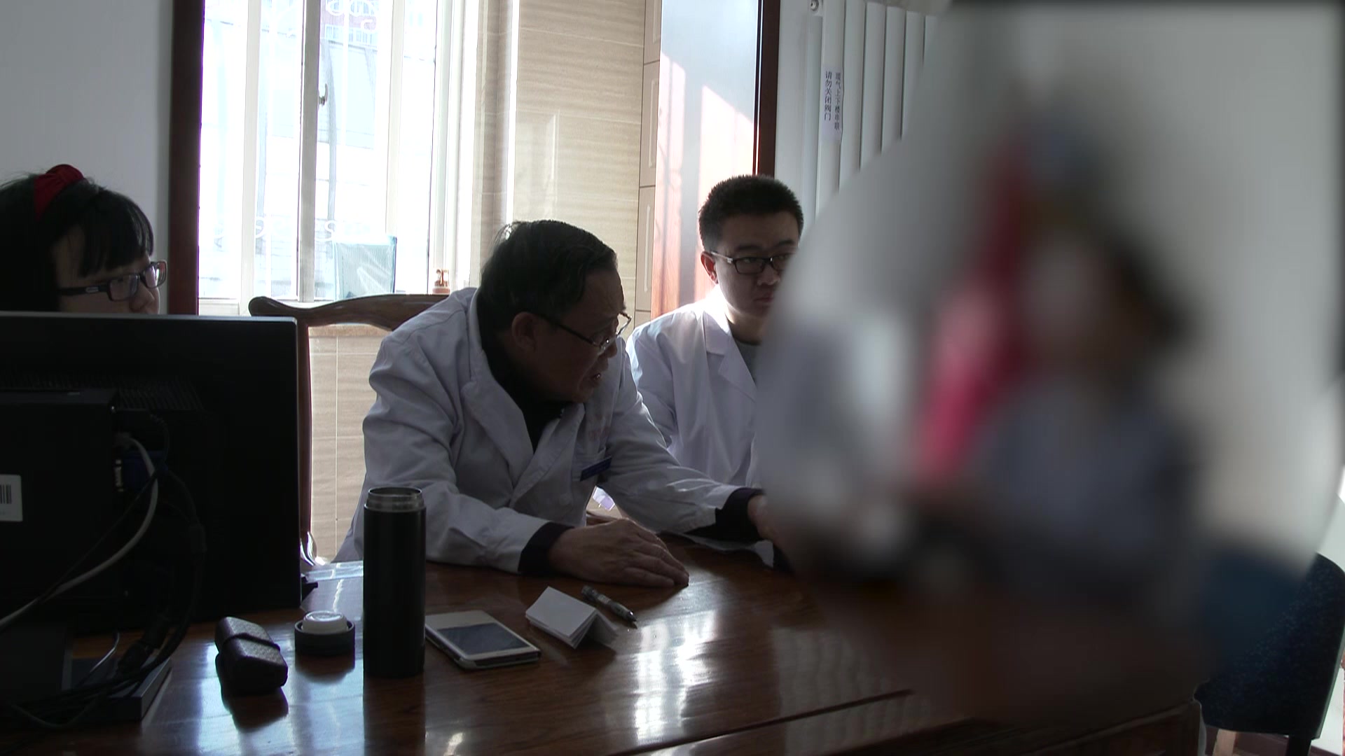 心肾不交阴阳失调：45岁女性早醒失眠伴嗅觉失灵的交通心肾通窍法