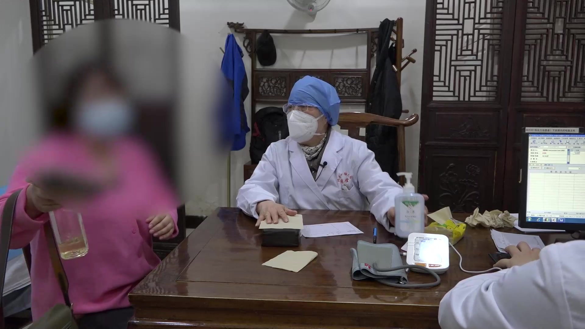 肝郁气滞血瘀：35岁女性痛经多年伴月经后期的柔肝缓急法