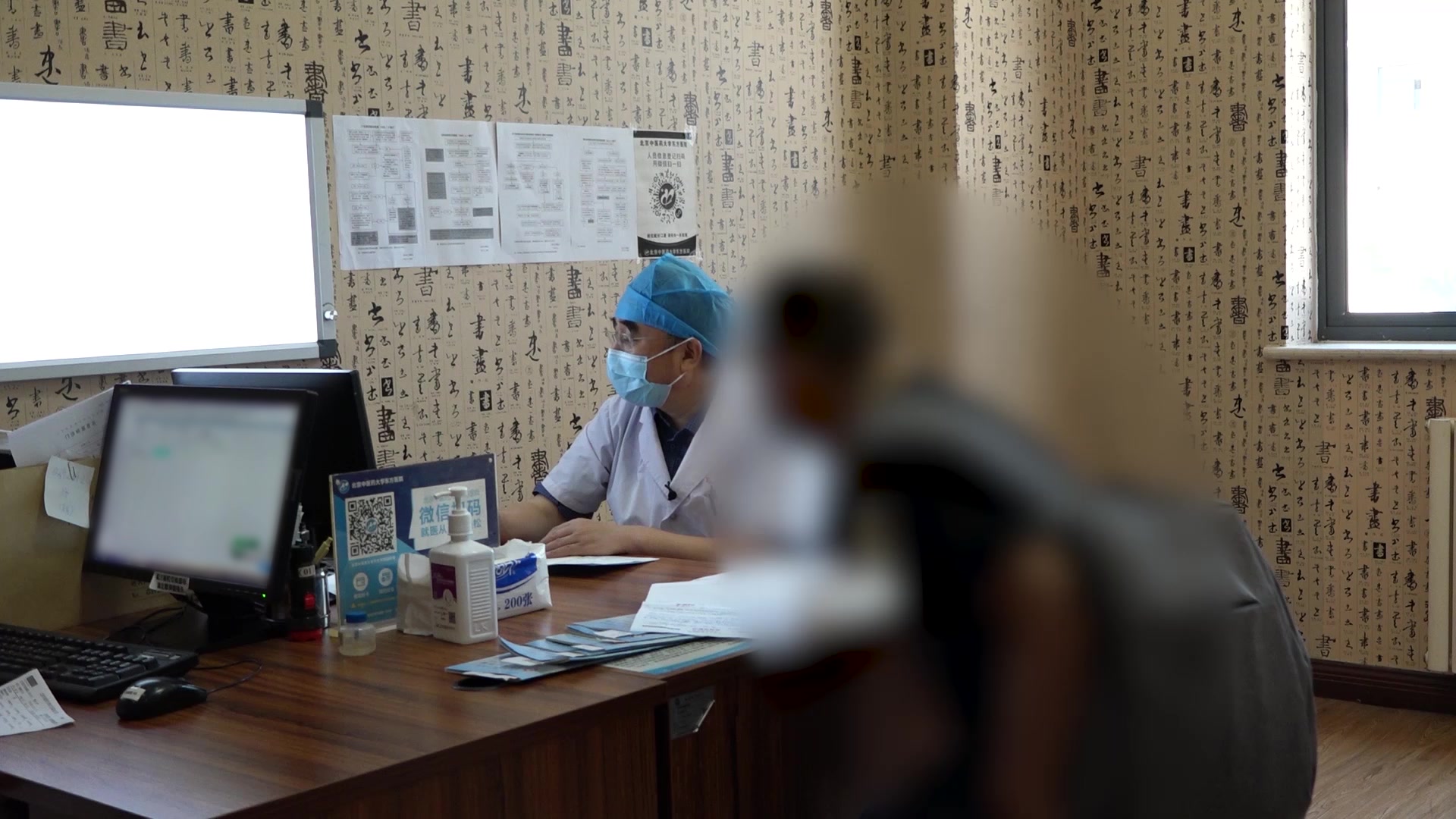 脾虚痰湿：49岁黑色素瘤患者免疫治疗后胃胀的健脾和胃法