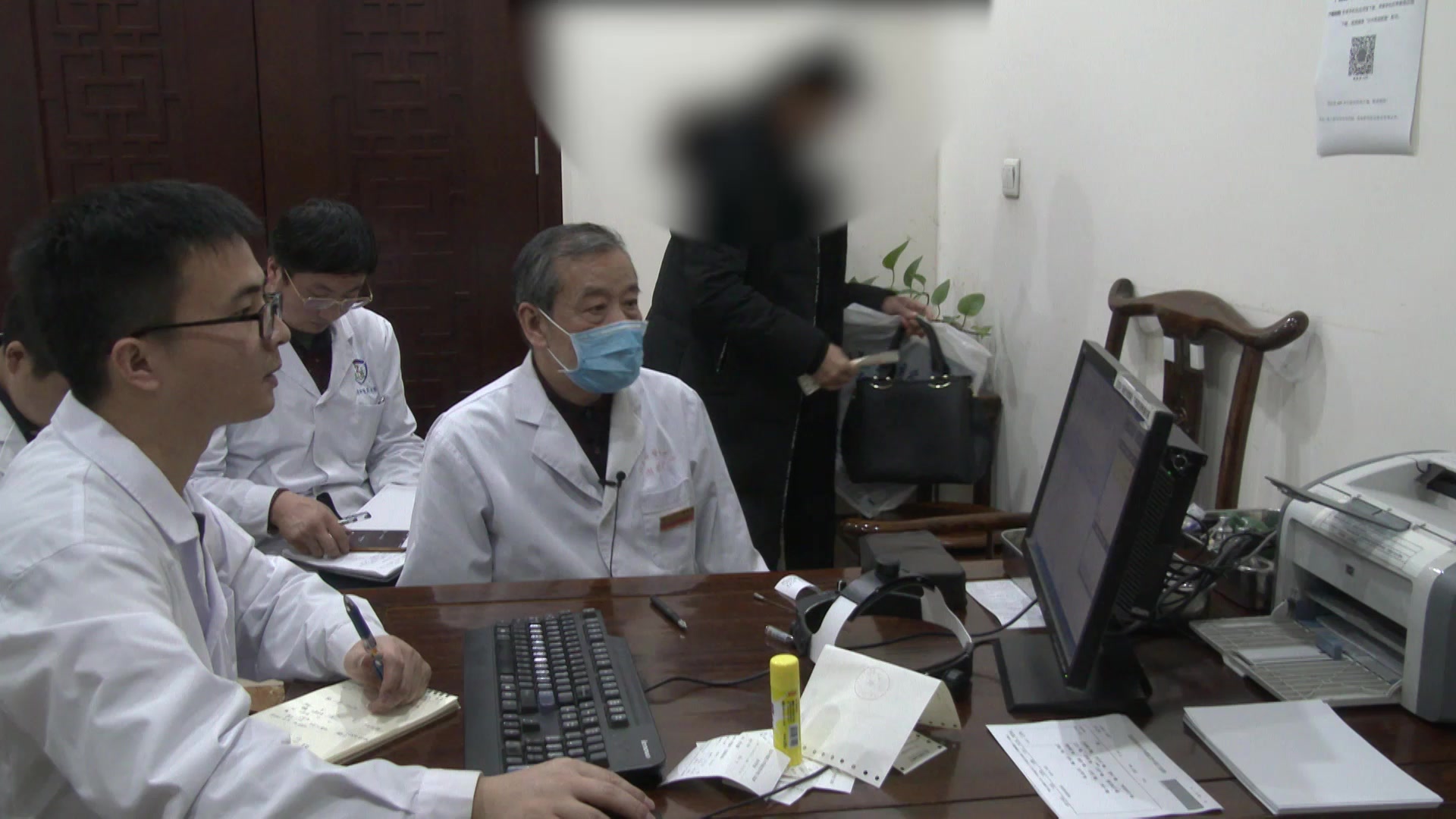 脾虚湿盛营卫不和：44岁女性咳嗽两月从脾胃论治