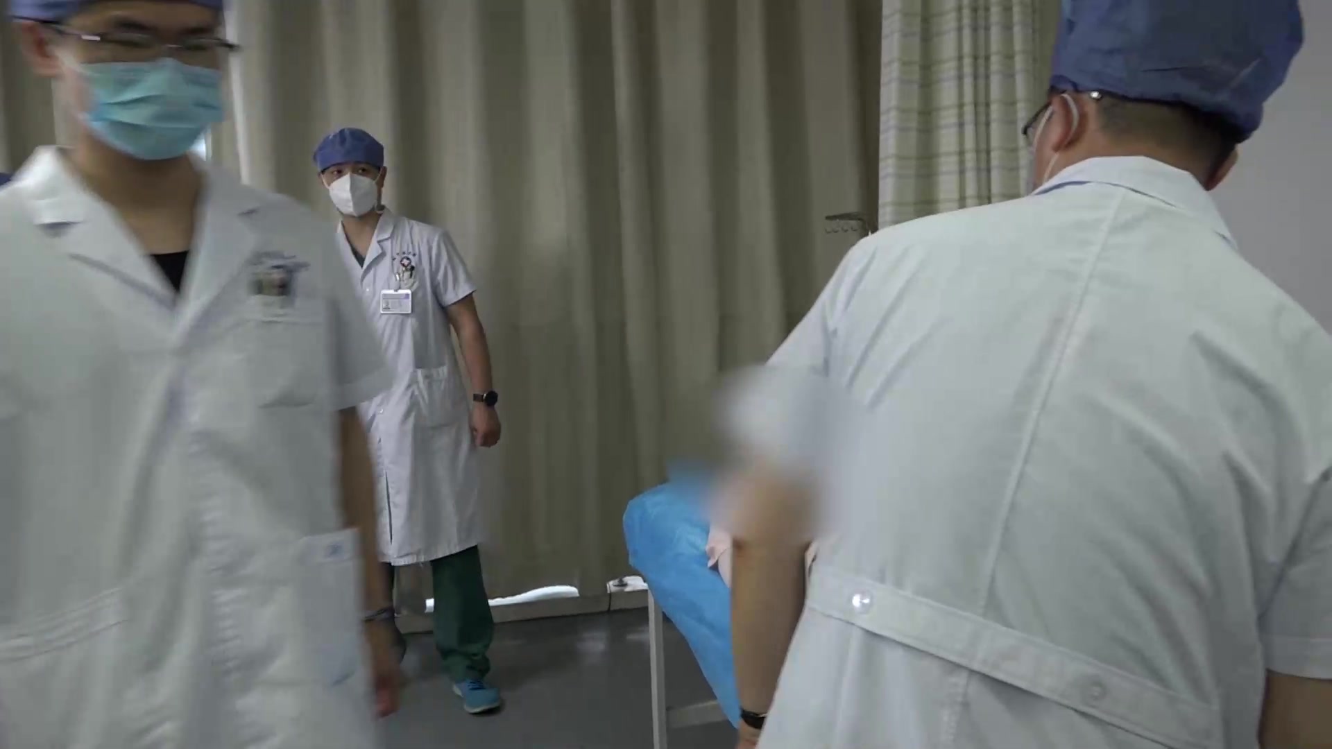 术后筋骨康复：40岁女性髋关节置换术后无磨损与金鸡独立锻炼