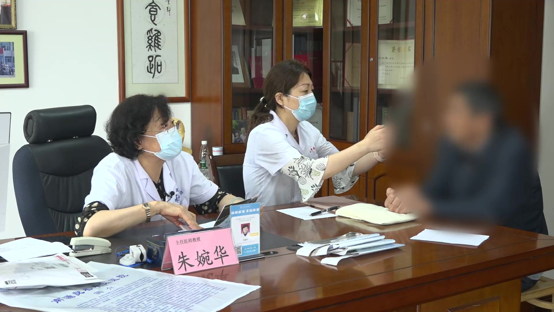 痰湿阻肺肺脾气虚：79岁肺气肿患者咳痰失眠的饮食调治与住院建议