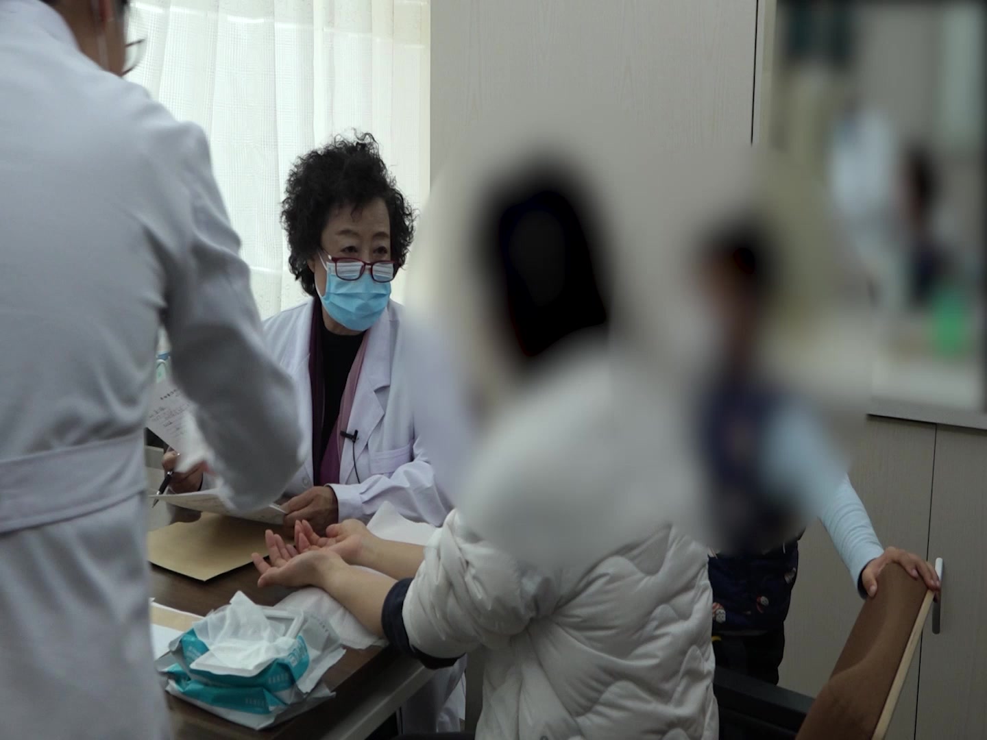 血虚外感余邪未清：35岁女性经期干呕头痛的养血扶正法
