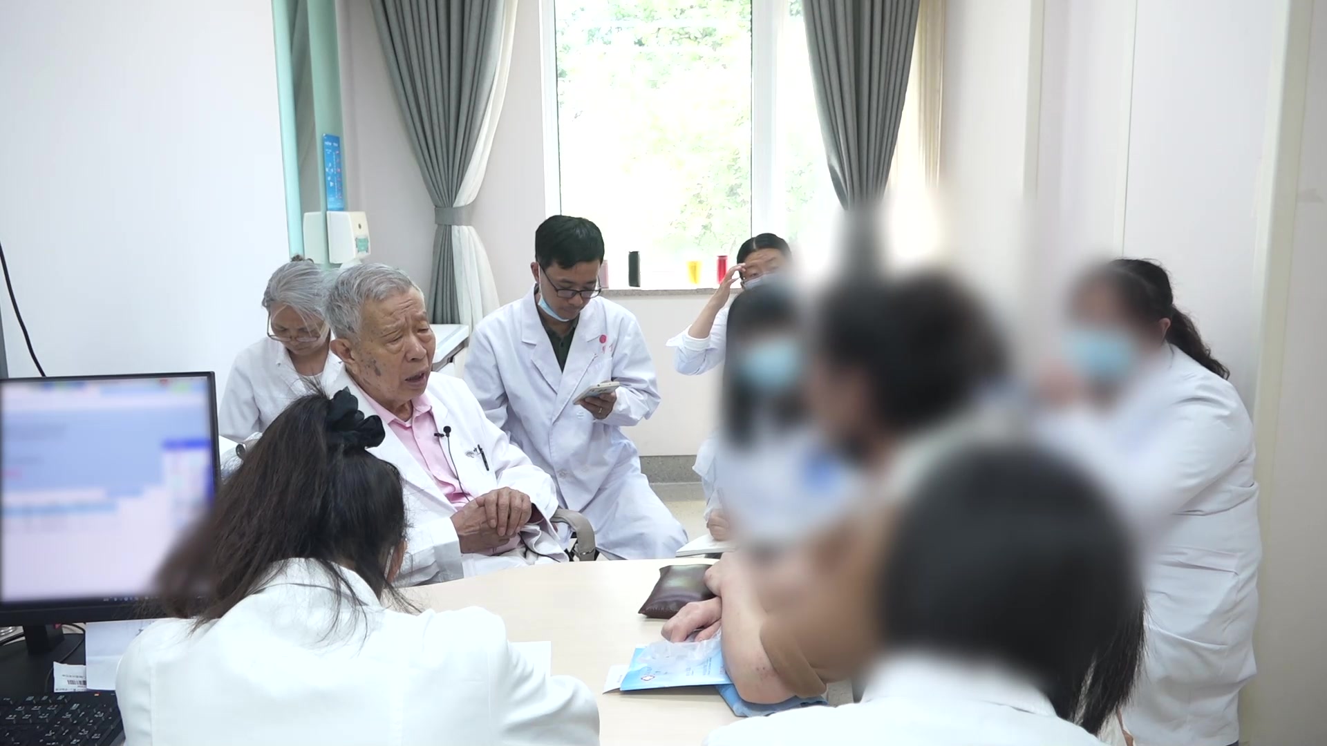 血虚风燥兼肝郁血瘀：51岁母亲全身剧痒的桂枝茯苓丸加龙牡法