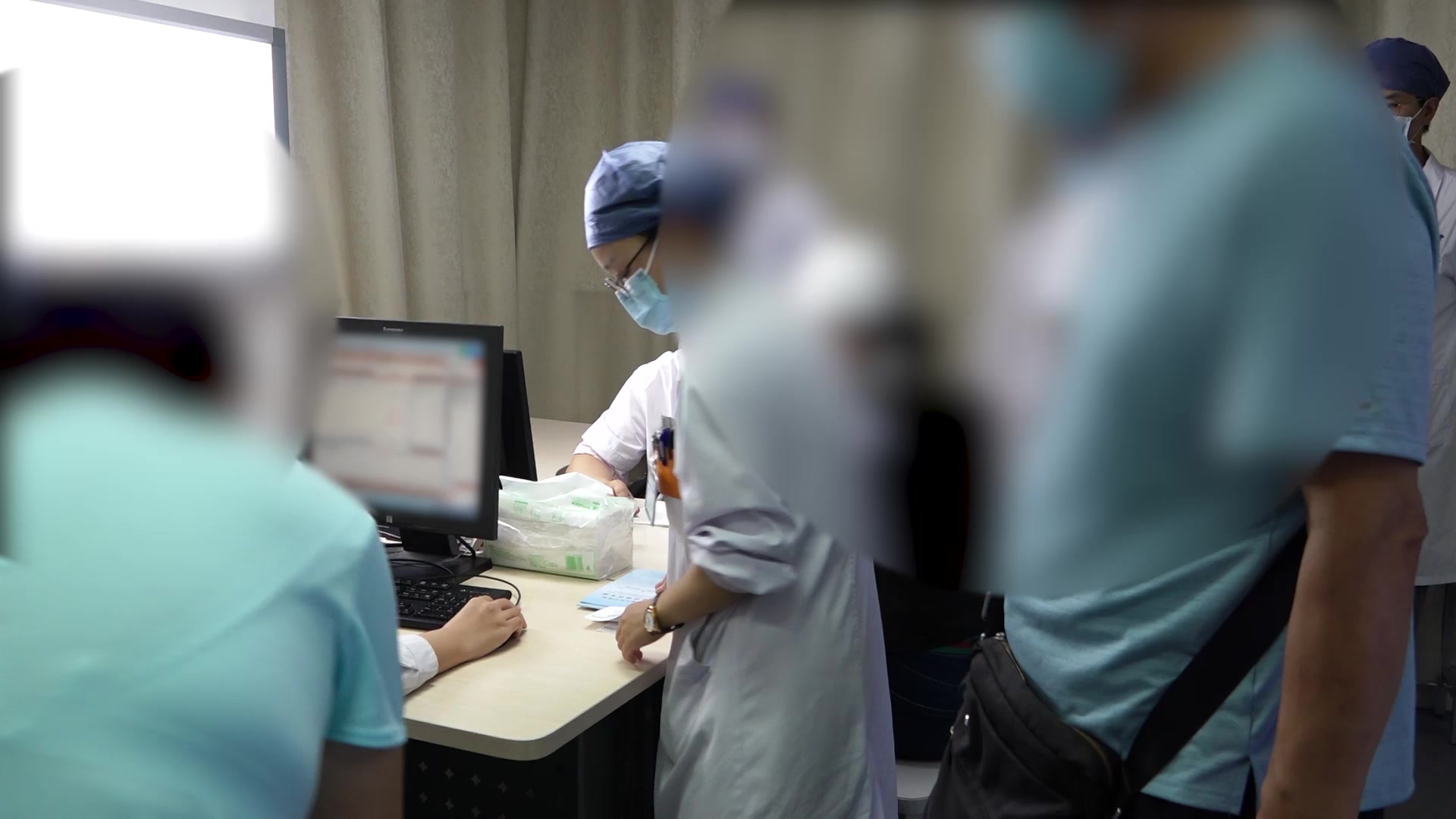 气滞血瘀：57岁女性肱二头肌肌腱炎肩痛的外治弹拨拉伸法