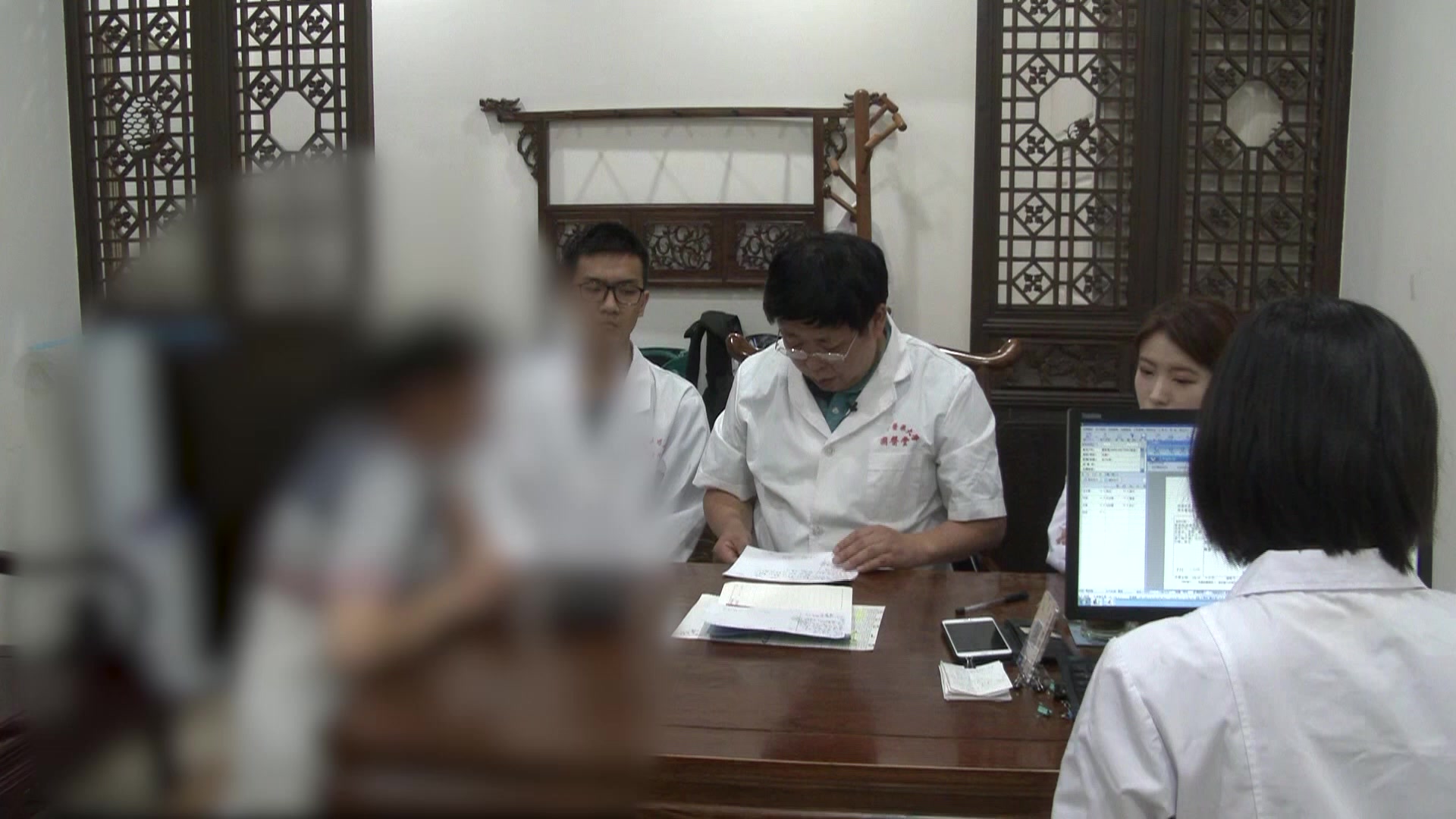 肺脾气虚卫阳不固：38岁女性晨嚏鼻炎伴腹泻的桂枝加厚朴杏子合痛泻要方证治
