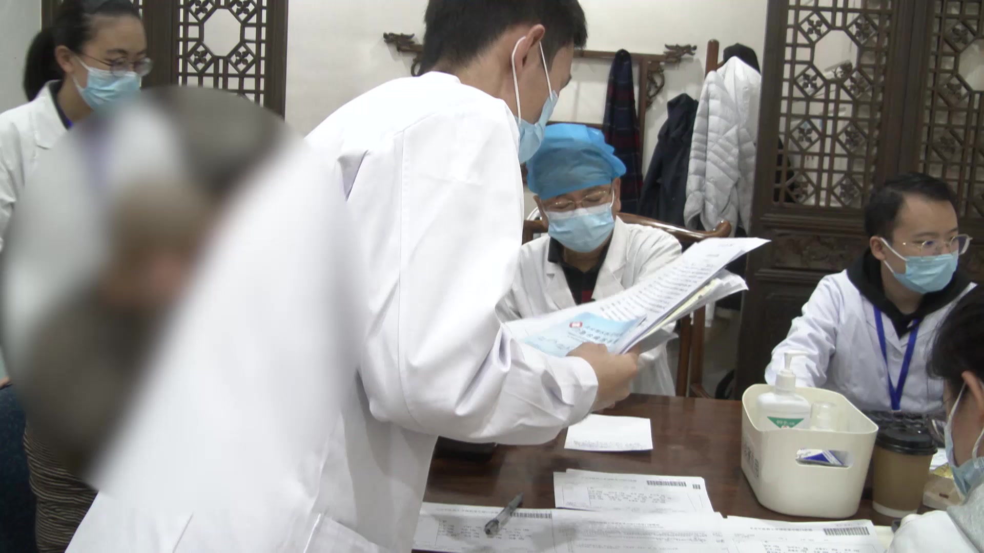 脾虚痰瘀阻络肝阳上扰：51岁中风后遗症左手麻木的健脾化痰活血法