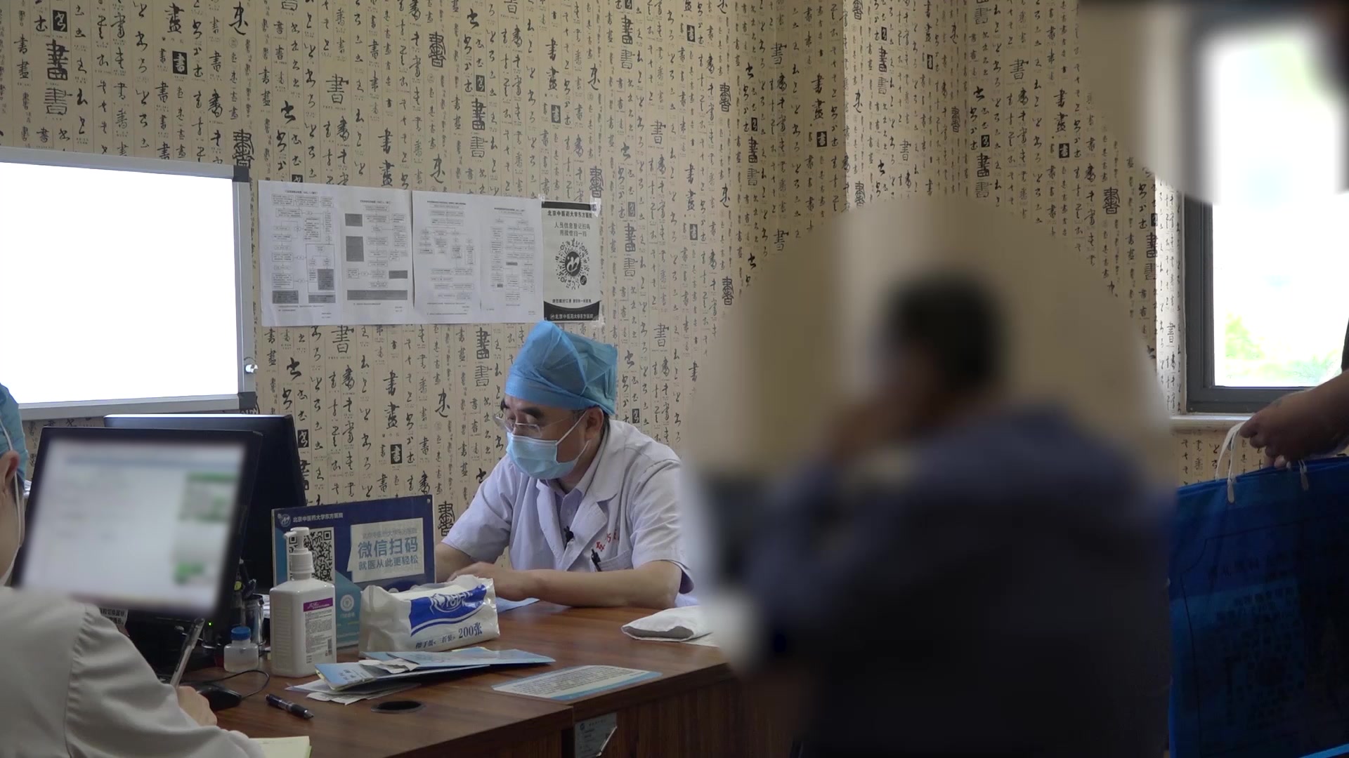 肝肾阴虚湿浊内阻：59岁肝癌患者腹胀尿黄的中药调理