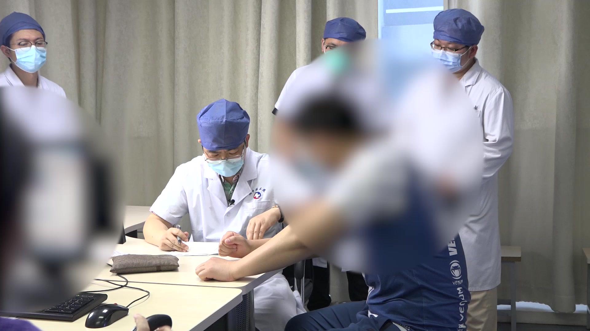 气滞血瘀：29岁骨痹患者上肢肌肉结节疼痛的外治法