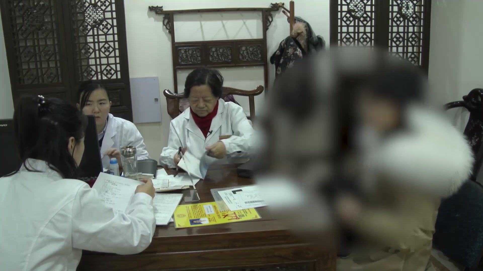 心肝火旺：24岁女性排卵期出血的清热调经法