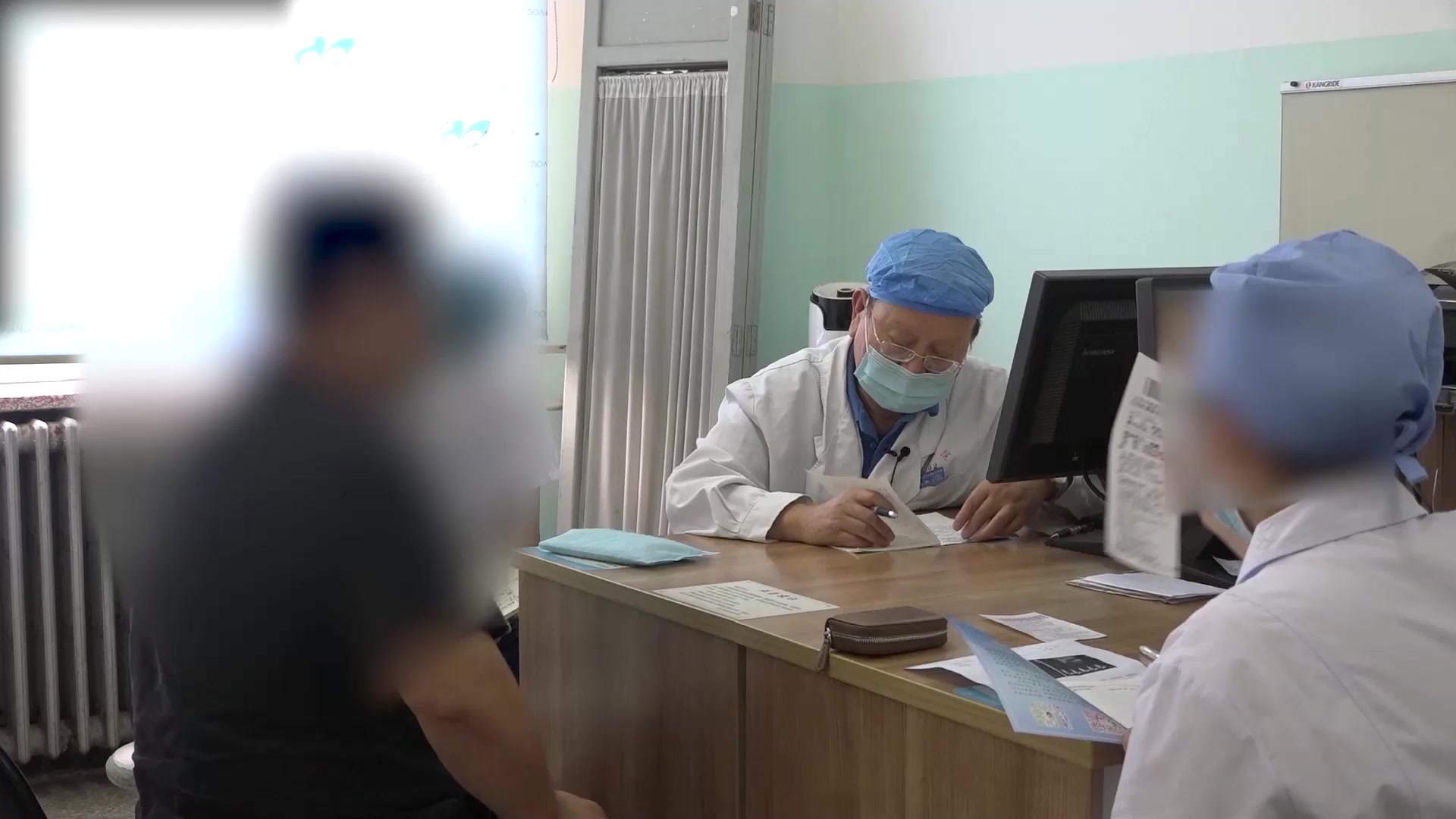 气虚血瘀湿浊内蕴：54岁男性房颤术后心悸高尿酸的益气活血利湿法