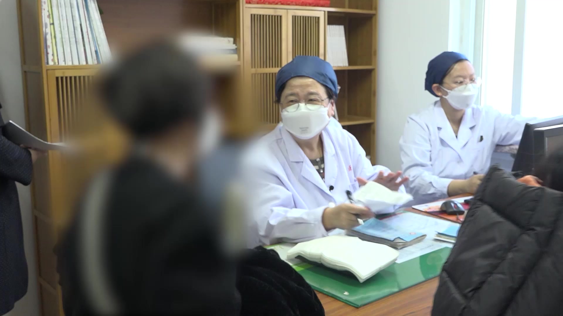 肝肾阴虚夹瘀：56岁围绝经期潮热失眠明显好转的滋阴化瘀调方