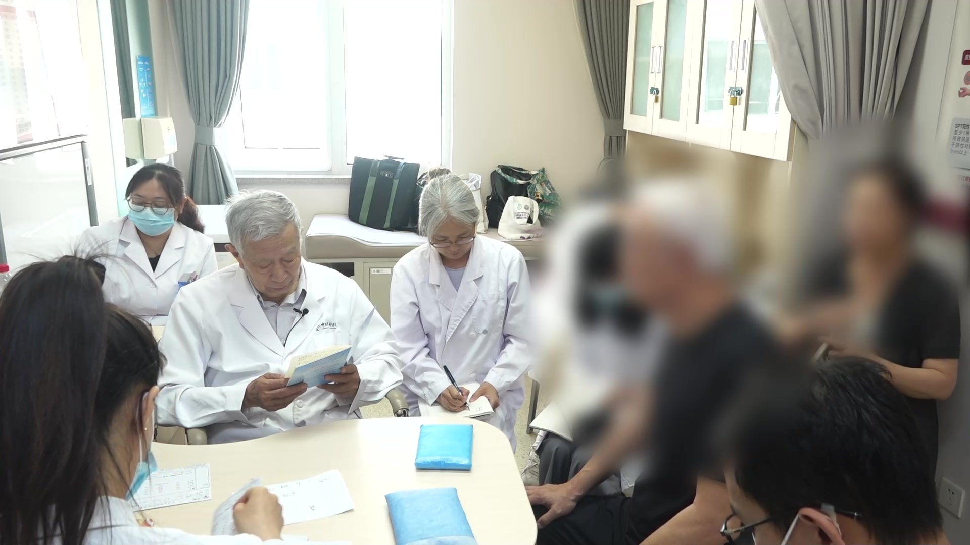 痰热动风腑气不通：66岁帕金森患者手抖便秘的息风通腑法