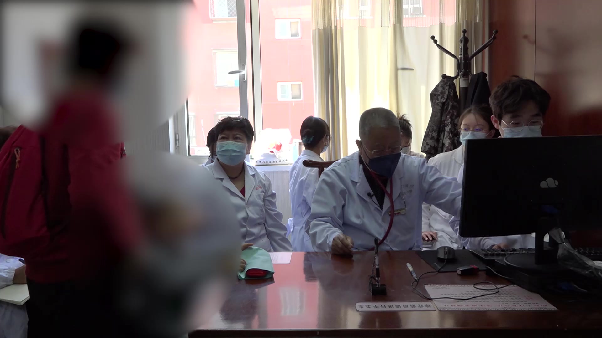 痰热壅肺：2岁男童咳嗽半年伴便秘眼睑下垂的宣肺清热化痰法
