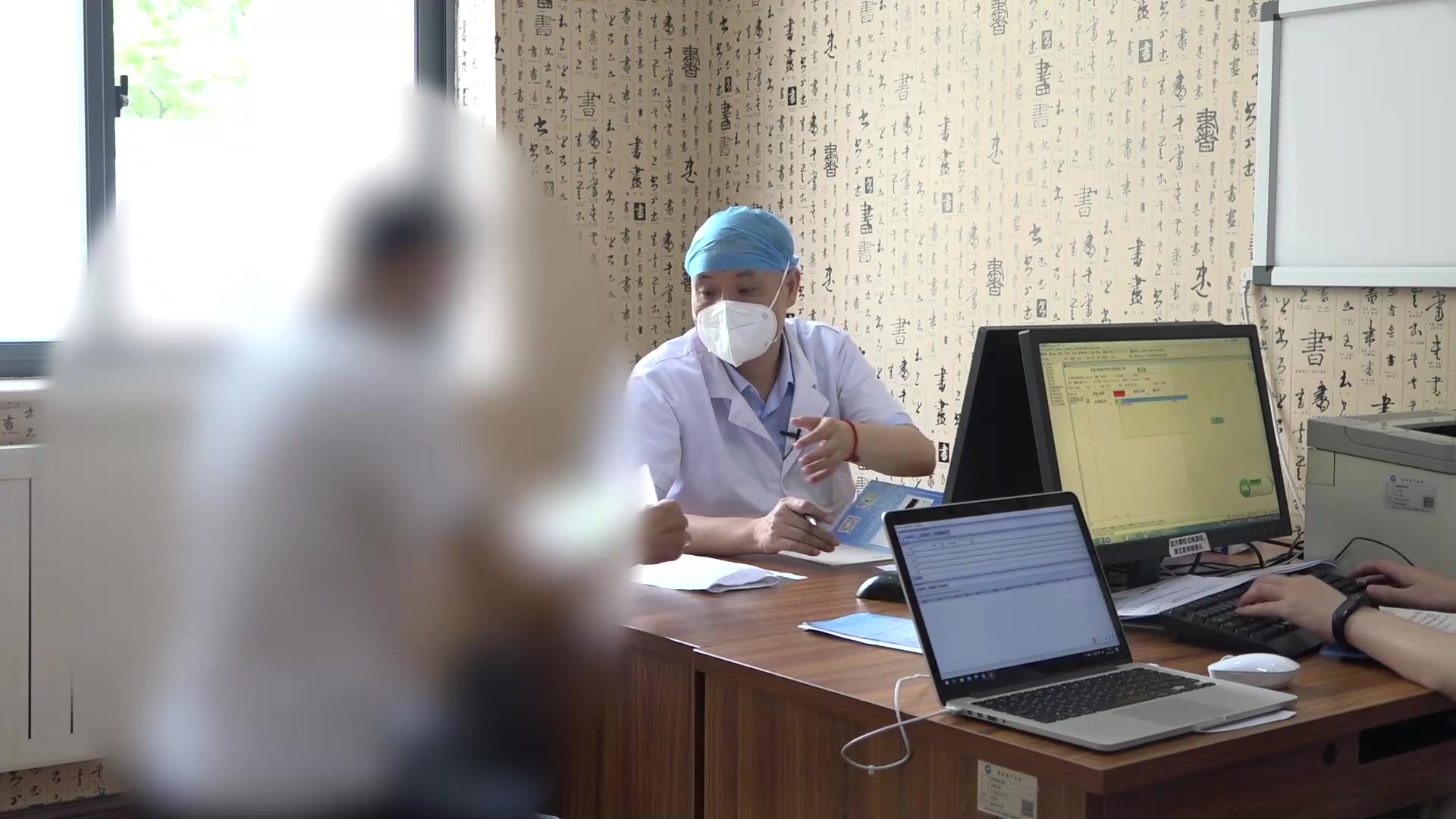 阴虚火旺兼肝郁：52岁男性胆红素增高手足心热的中医药调理