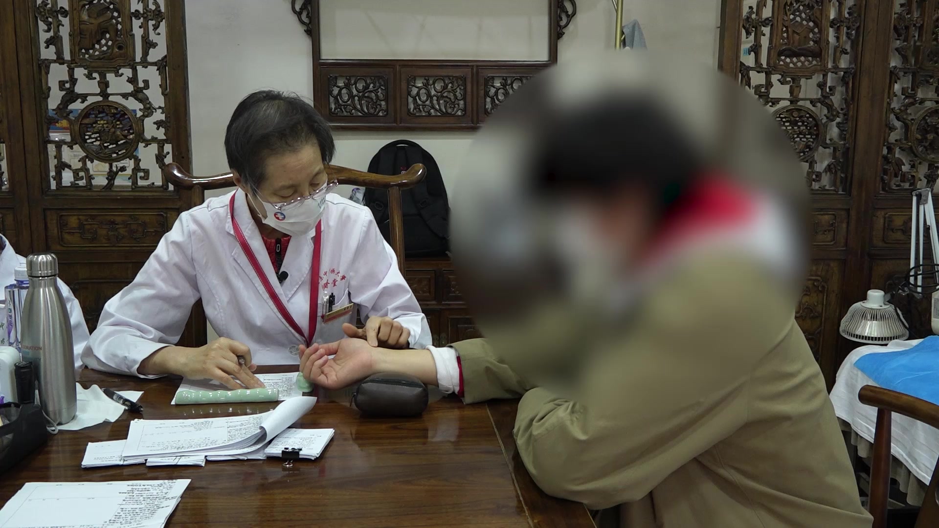 风邪袭表：18岁男性皮肤瘙痒的疏风止痒与生活调护