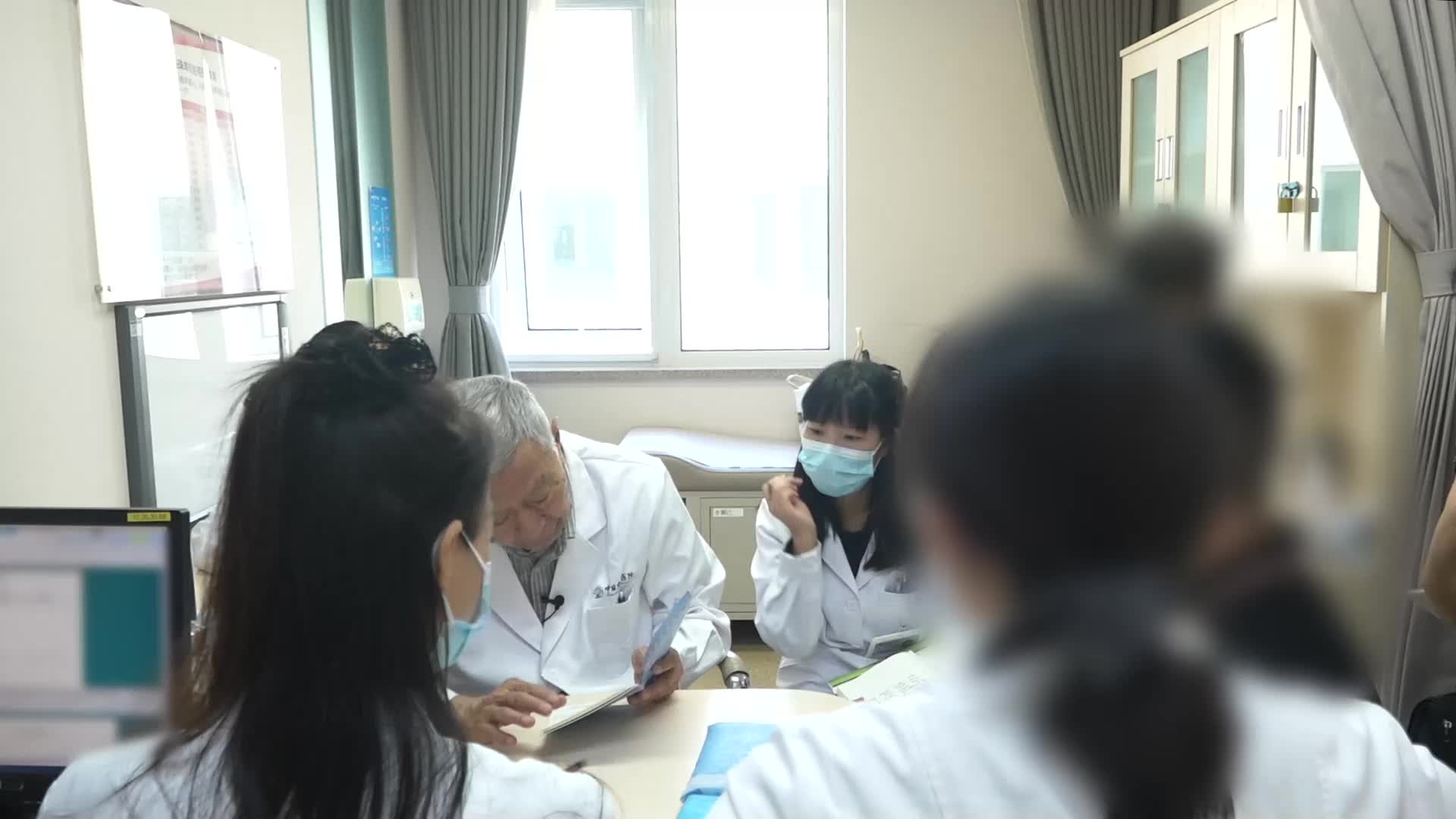 气虚血瘀兼痰浊闭阻：23岁冠心病患者胸痛的瓜蒌薤白半夏汤加减治疗