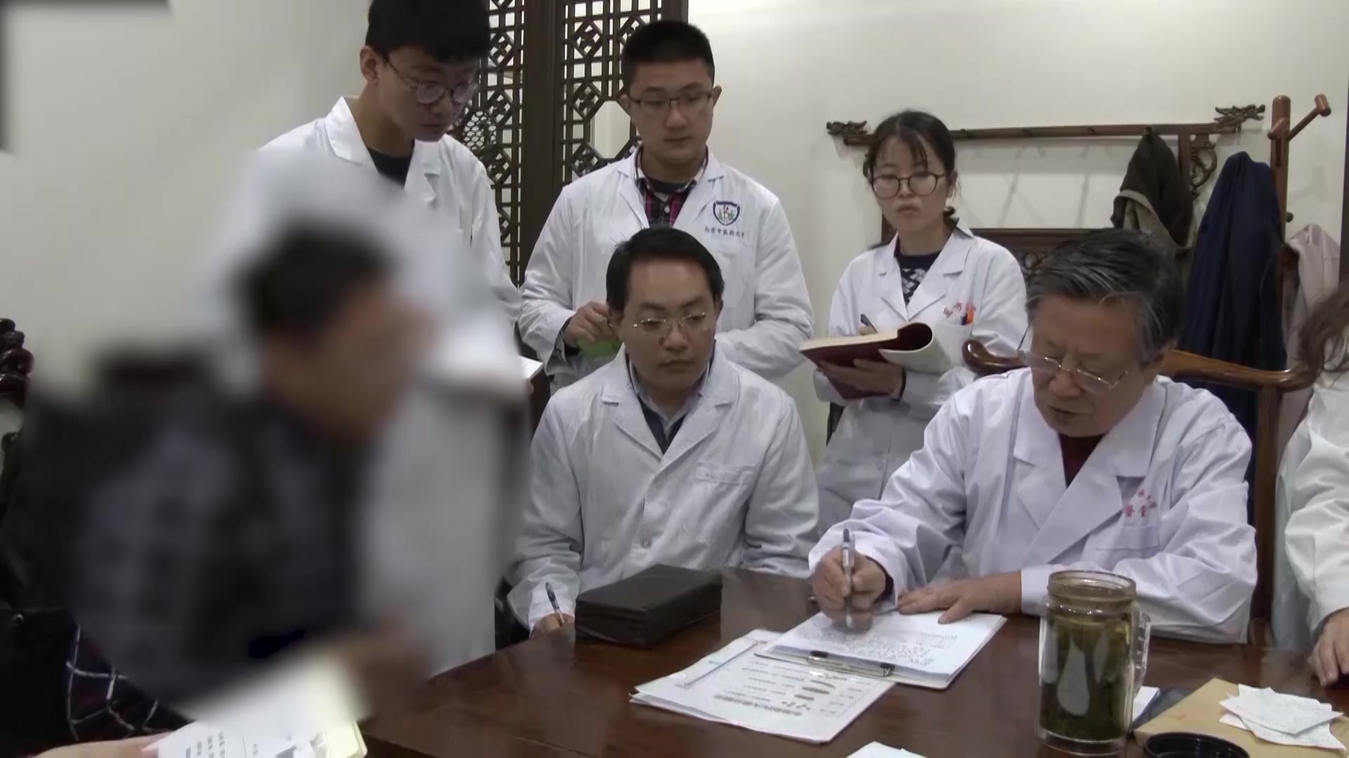 心胆气虚：41岁男性过敏性鼻炎心悸恐慌的养心安神法