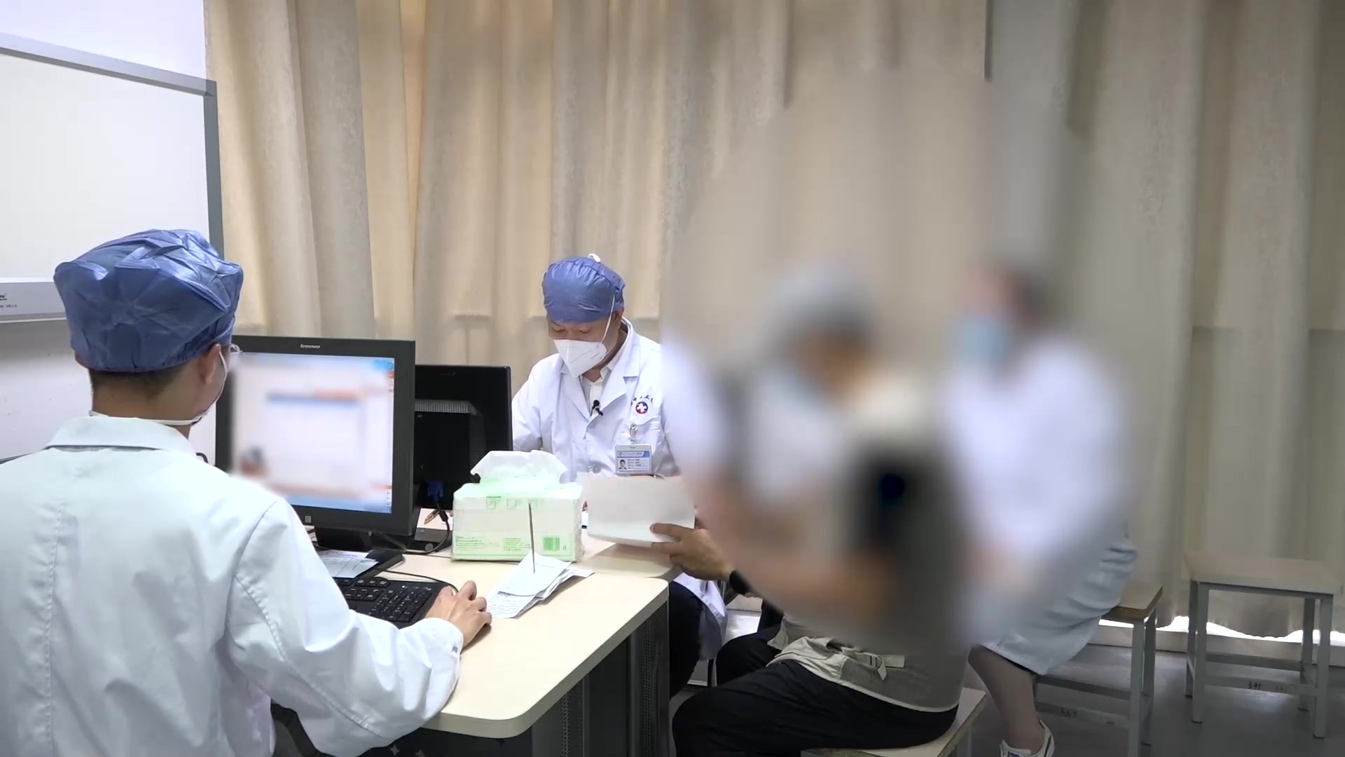 脾肾两虚水湿内停：68岁男性水肿伴手僵的健脾益肾祛湿通痹法