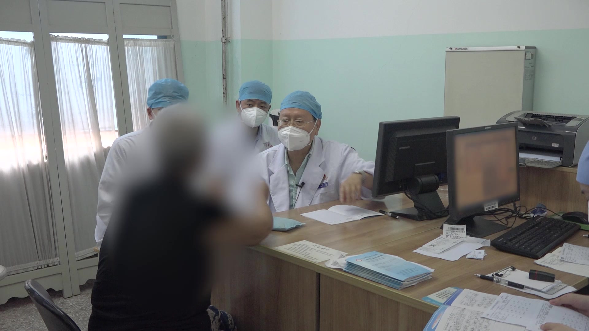 气虚血瘀浊毒：63岁胆囊癌术后化疗患者眼眶发黑的益气活血化浊解毒法