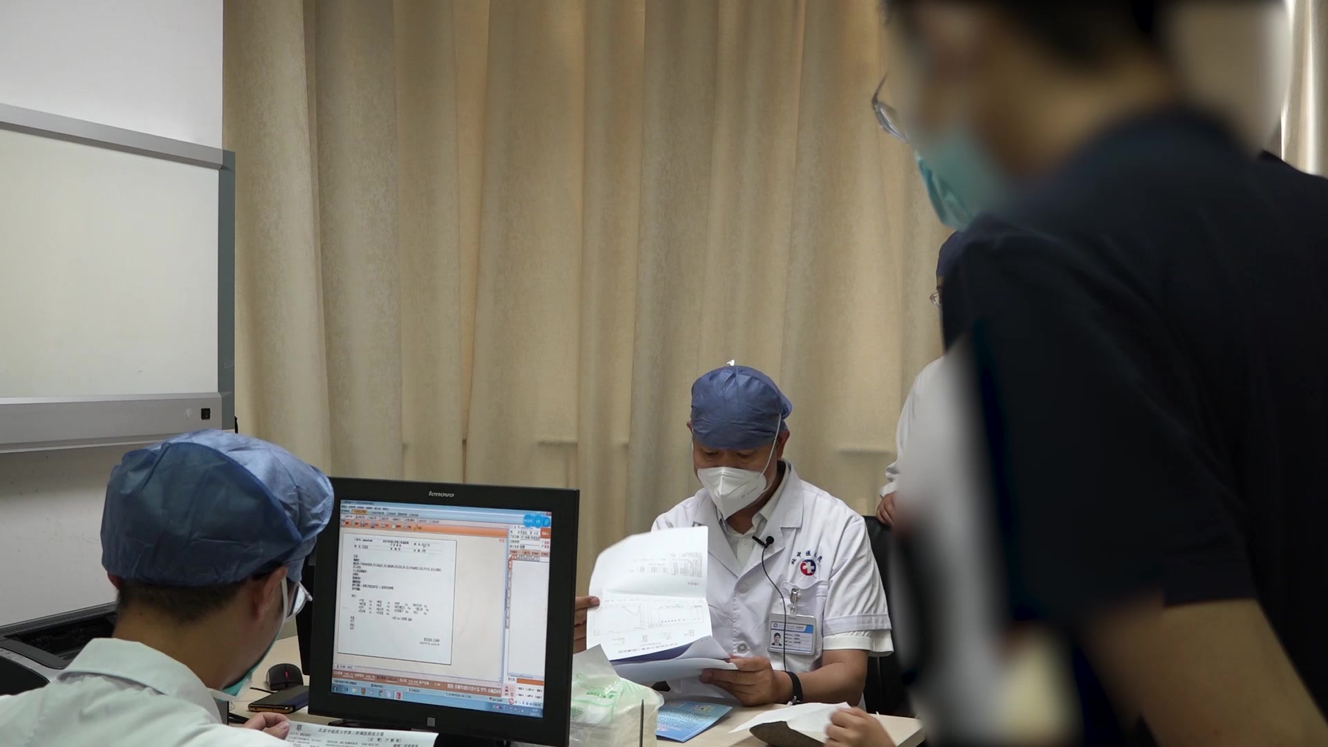 风邪外袭证：38岁女性慢性咳嗽遇冷诱发的中药调治