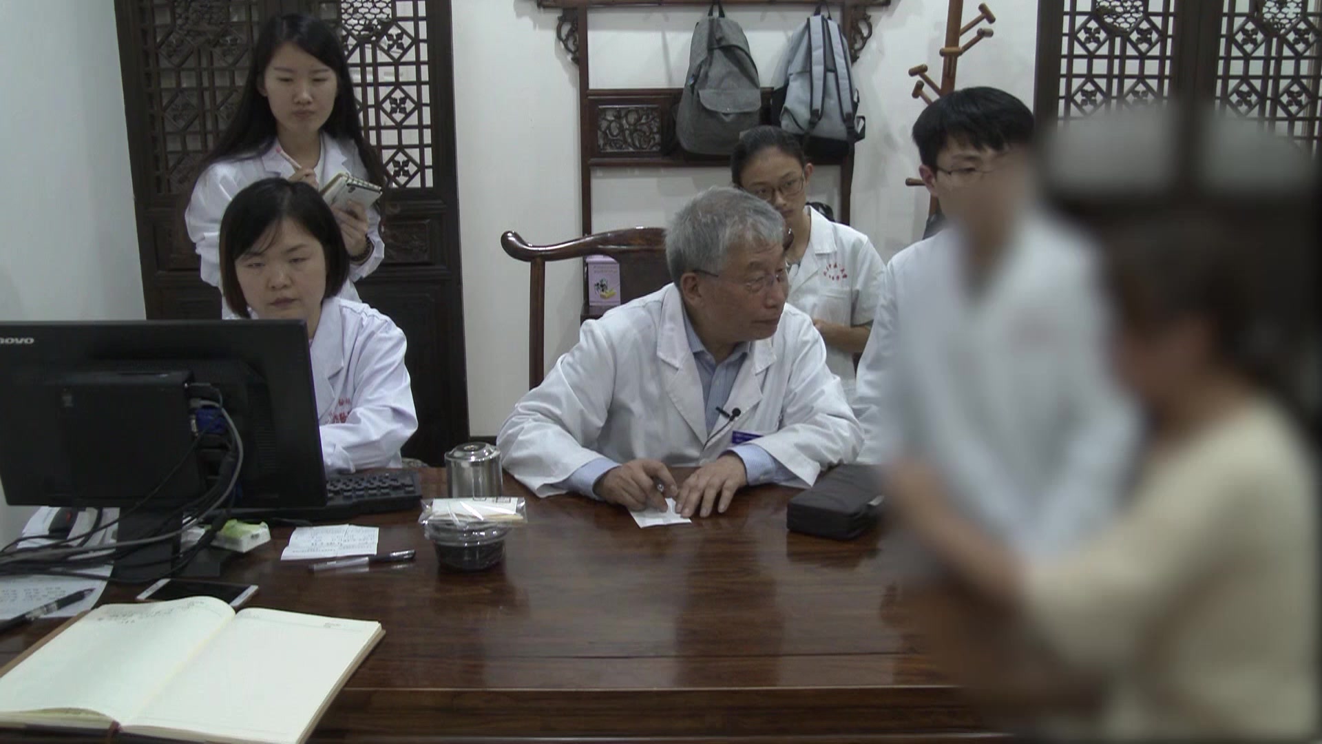 心阴不足虚火内扰：18岁女生情绪低落伴盗汗的养阴清热法