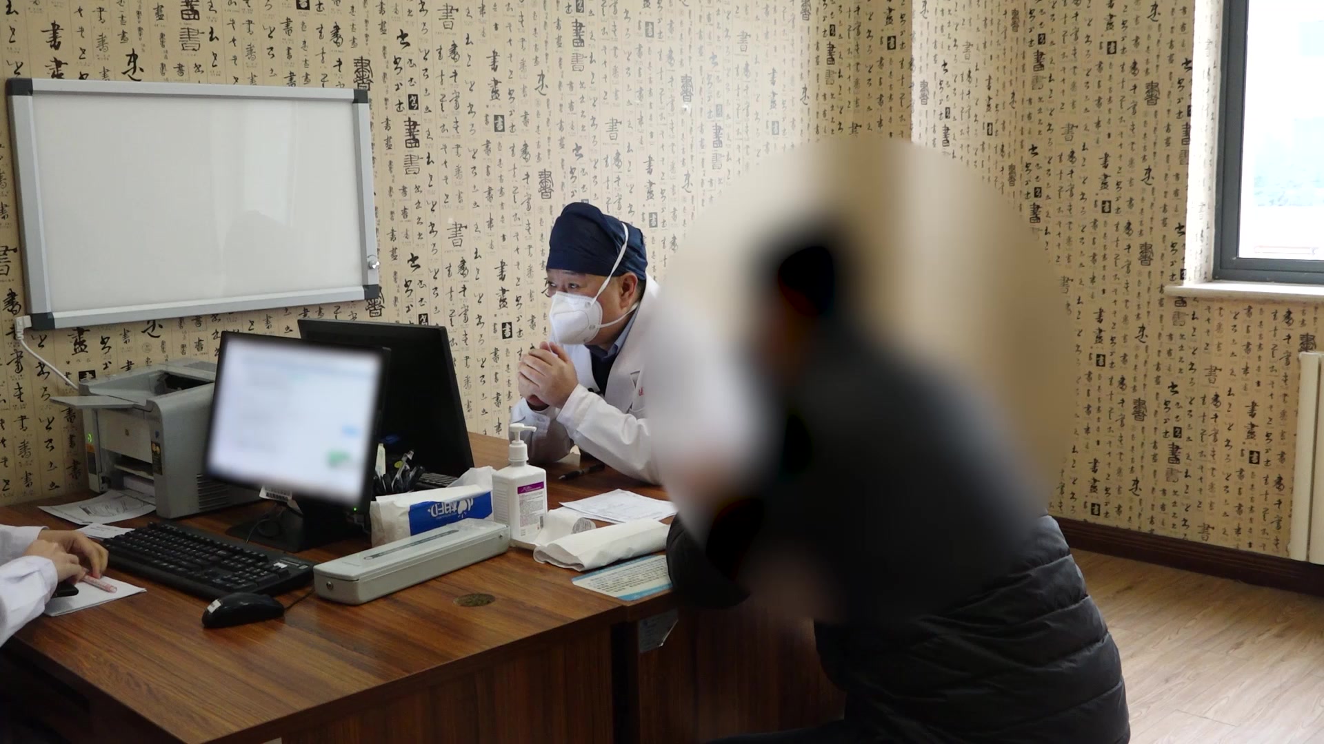 脾肾阳虚痰热内扰：26岁癫痫男性耳鸣腹泻的温脾化痰息风法