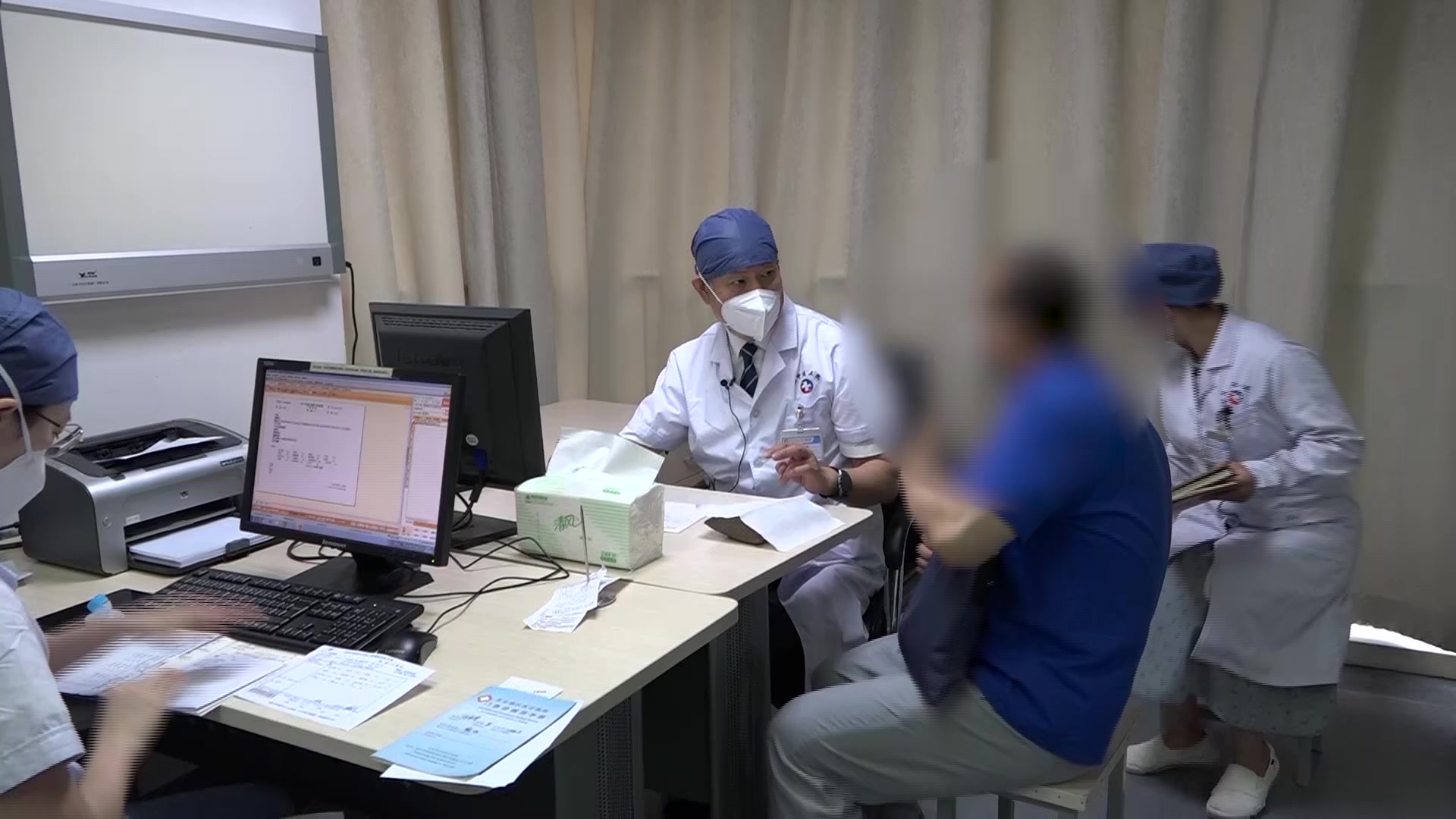 痰瘀互结兼阴伤：54岁男性肺结节口干口苦舌黑的清热散结法