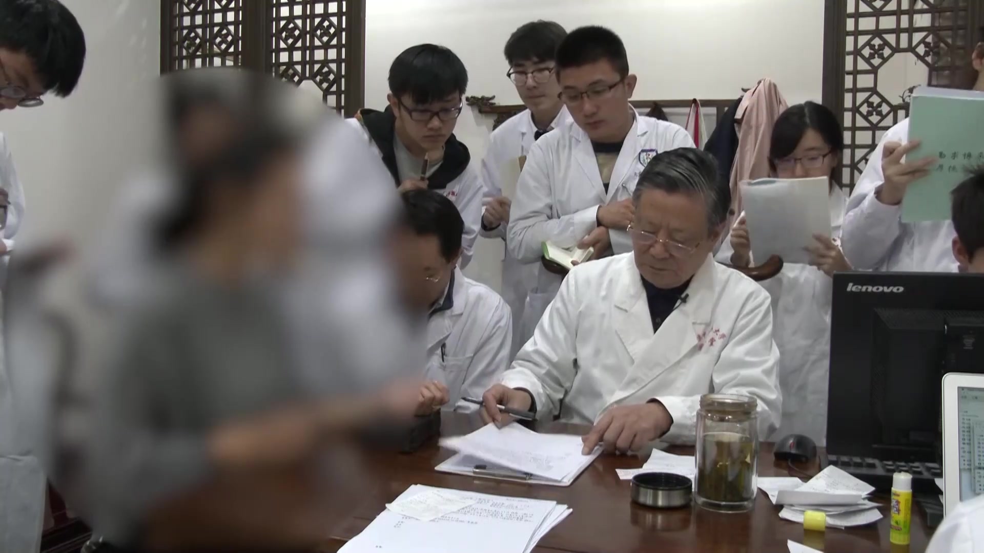 瘀血内阻肝郁脾虚：33岁产后月经量少伴乳胀的活血疏肝调冲法