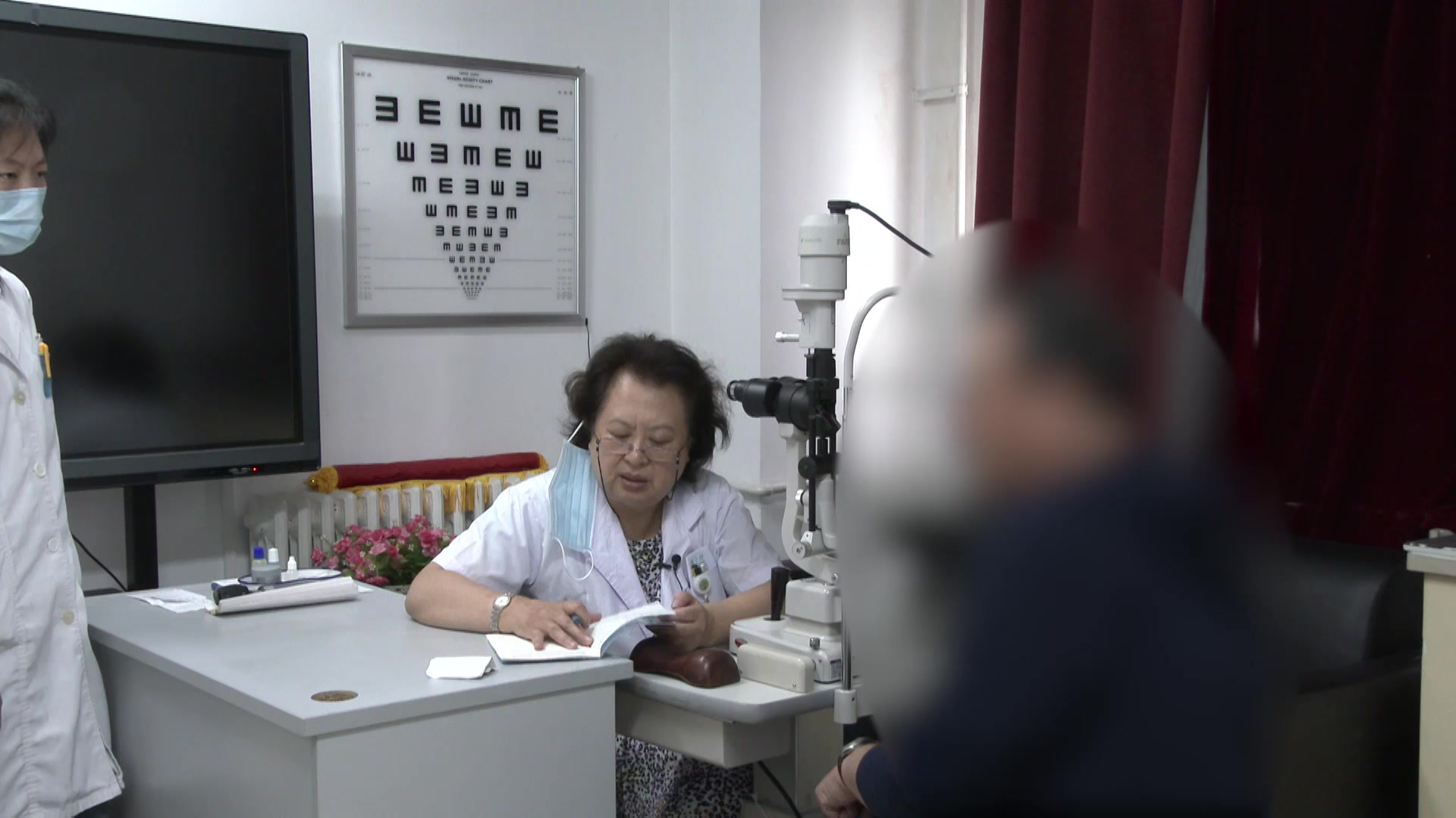 肝肾阴虚，风热上扰：75岁男右眼干性黄斑变性兼过敏性结膜炎之滋肾祛风法