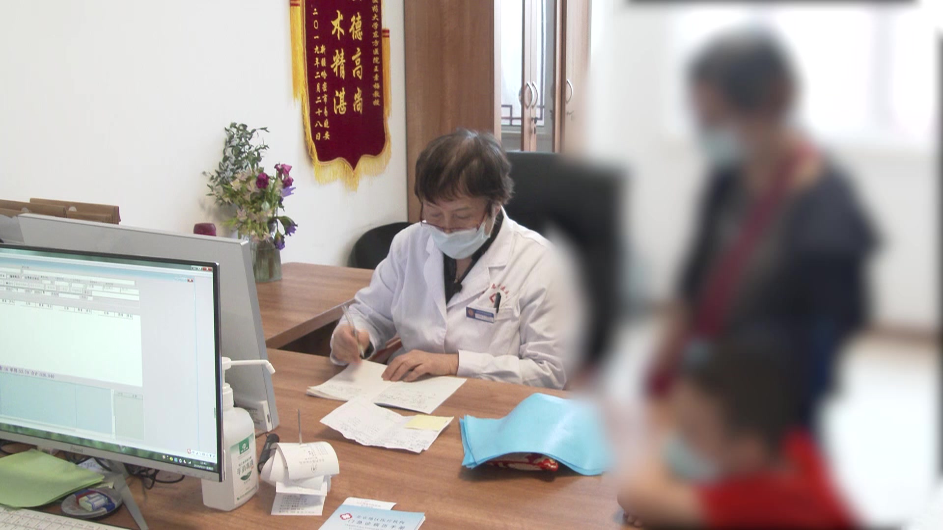 脾虚肝旺：6岁男童抽动症偶发抬头张嘴清嗓的减量调治与秋季润肺法