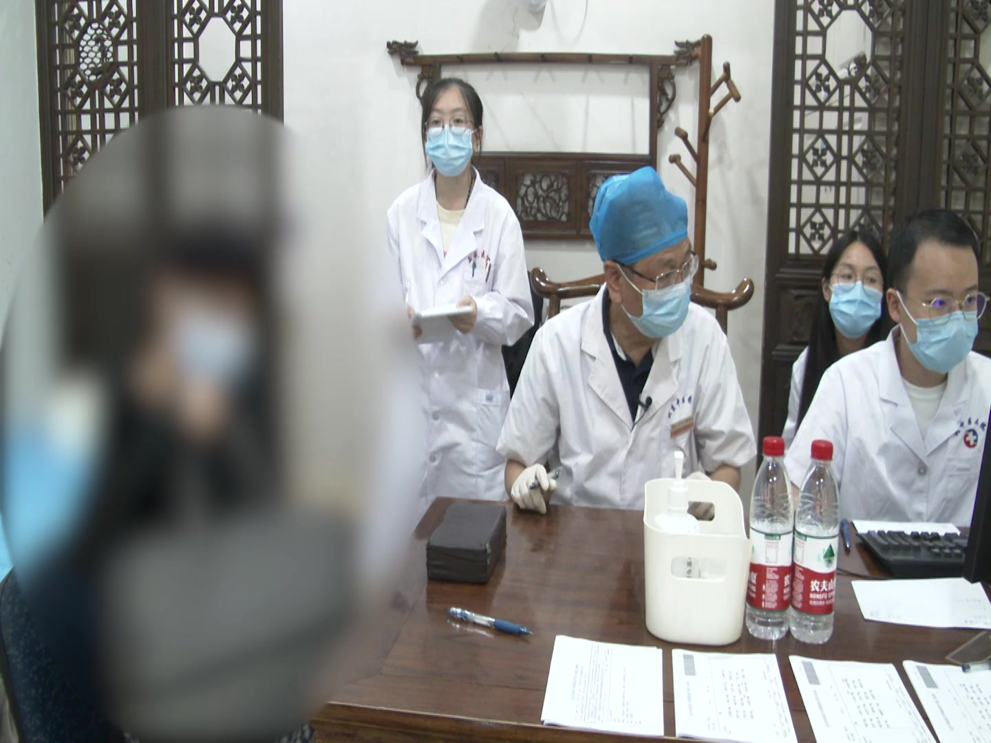 寒凝血瘀：43岁女性月经量少色黑复诊的温经通脉调方