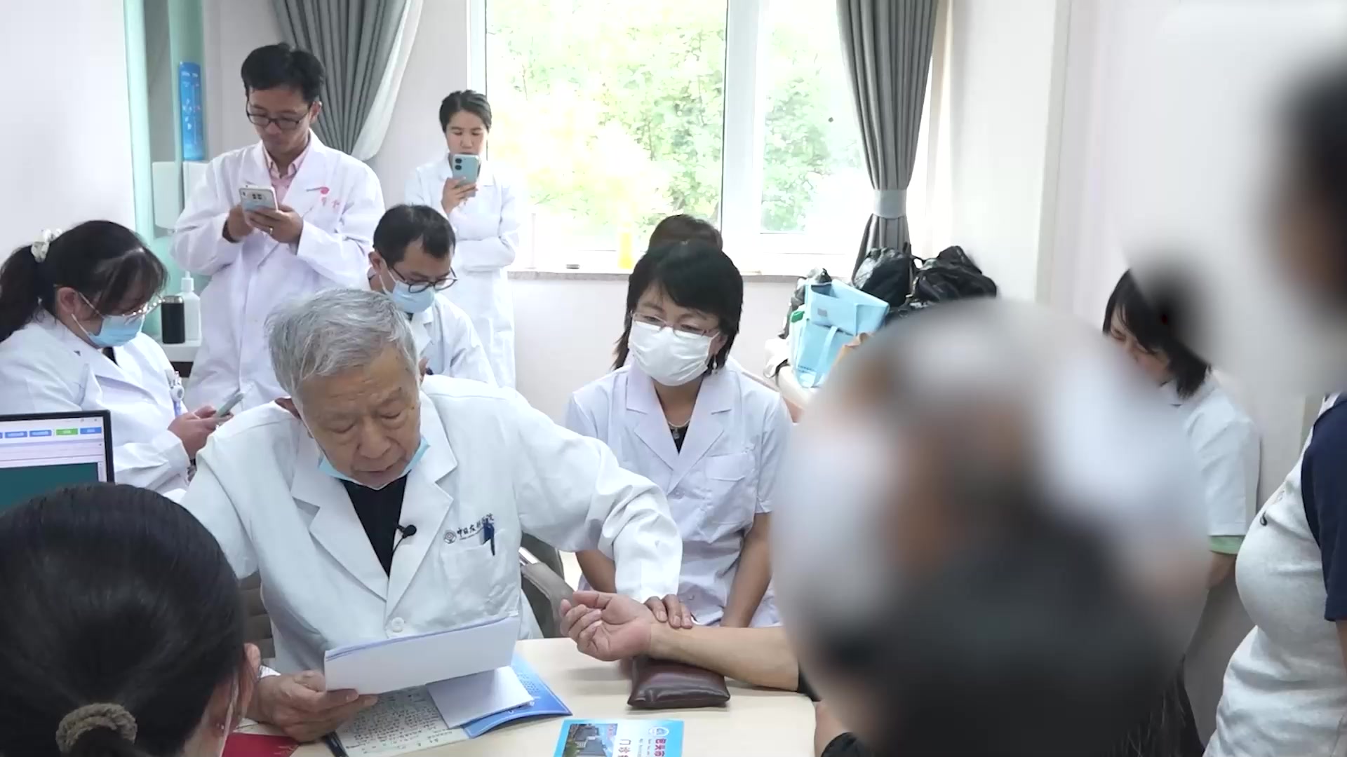 气滞血瘀痰湿内阻：65岁冠心病支架术后血脂波动伴失眠口黏的化痰活血调治